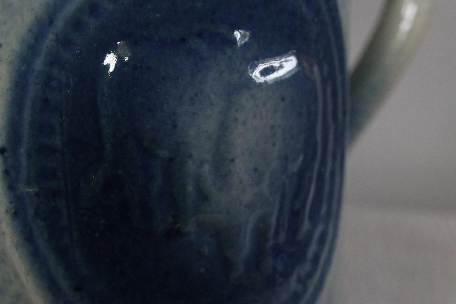 Blue & White Antique 19th Century Stoneware Jug With Embossed Cows - 8