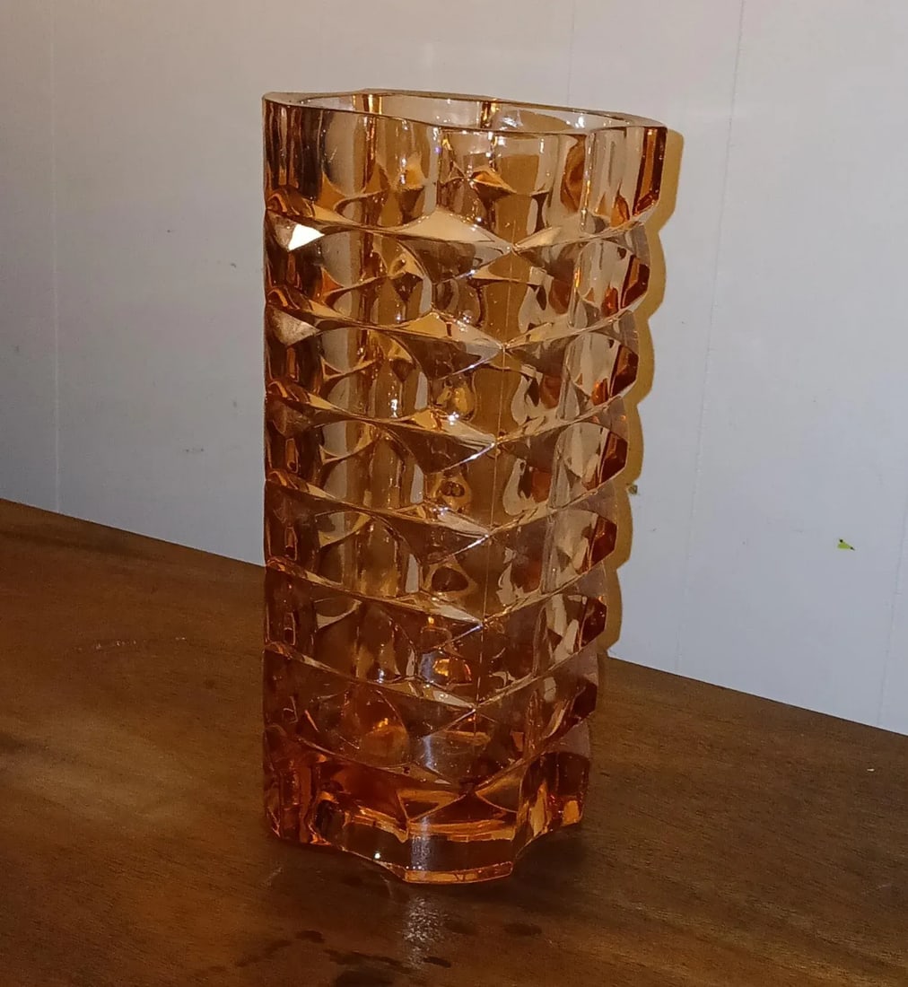 Vintage French Faceted Geometric Luminarc Salmon Pink Glass Vase by j.g. Durand 1970s - 6
