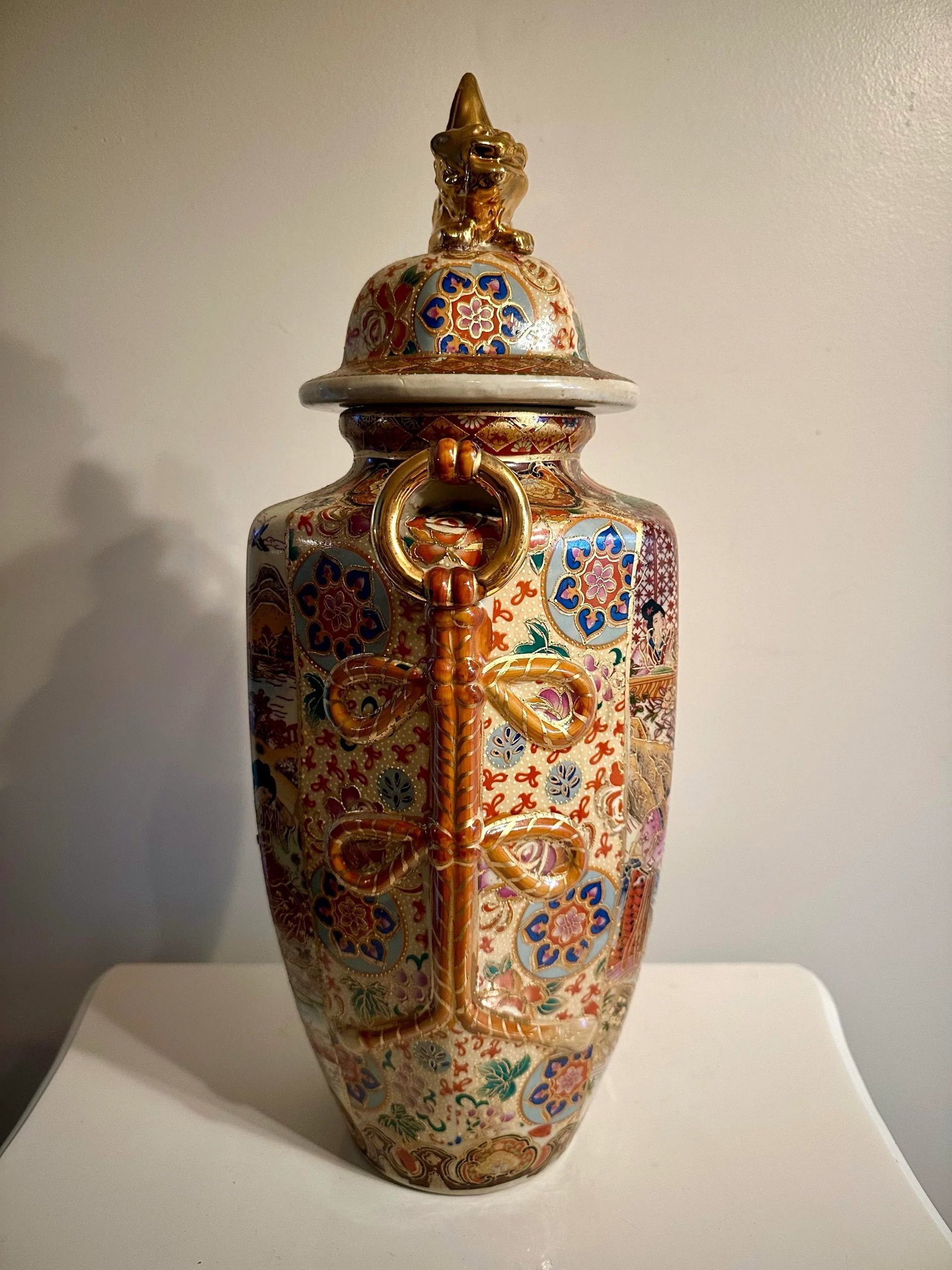 Antique Chinese Porcelain Rose Medallion Vase With Lid and Gilded Foo Dog - 4