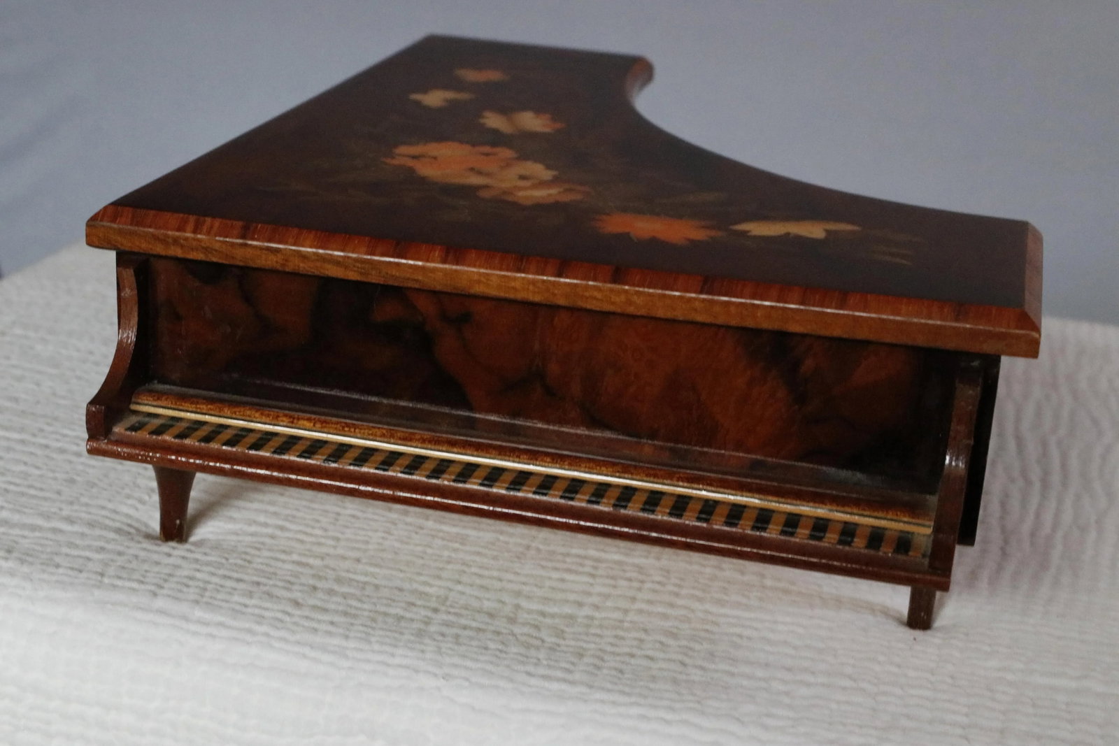 1950s Large Italian Floral Marquetry Piano Shaped Music Jewelry Box - Plays "Torna a Surriento" - 4