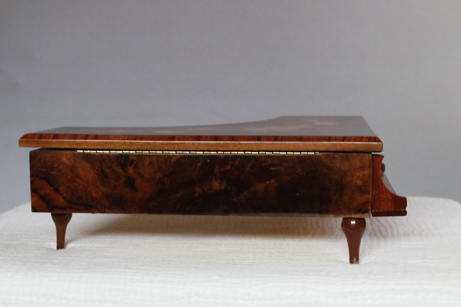 1950s Large Italian Floral Marquetry Piano Shaped Music Jewelry Box - Plays "Torna a Surriento" - 6