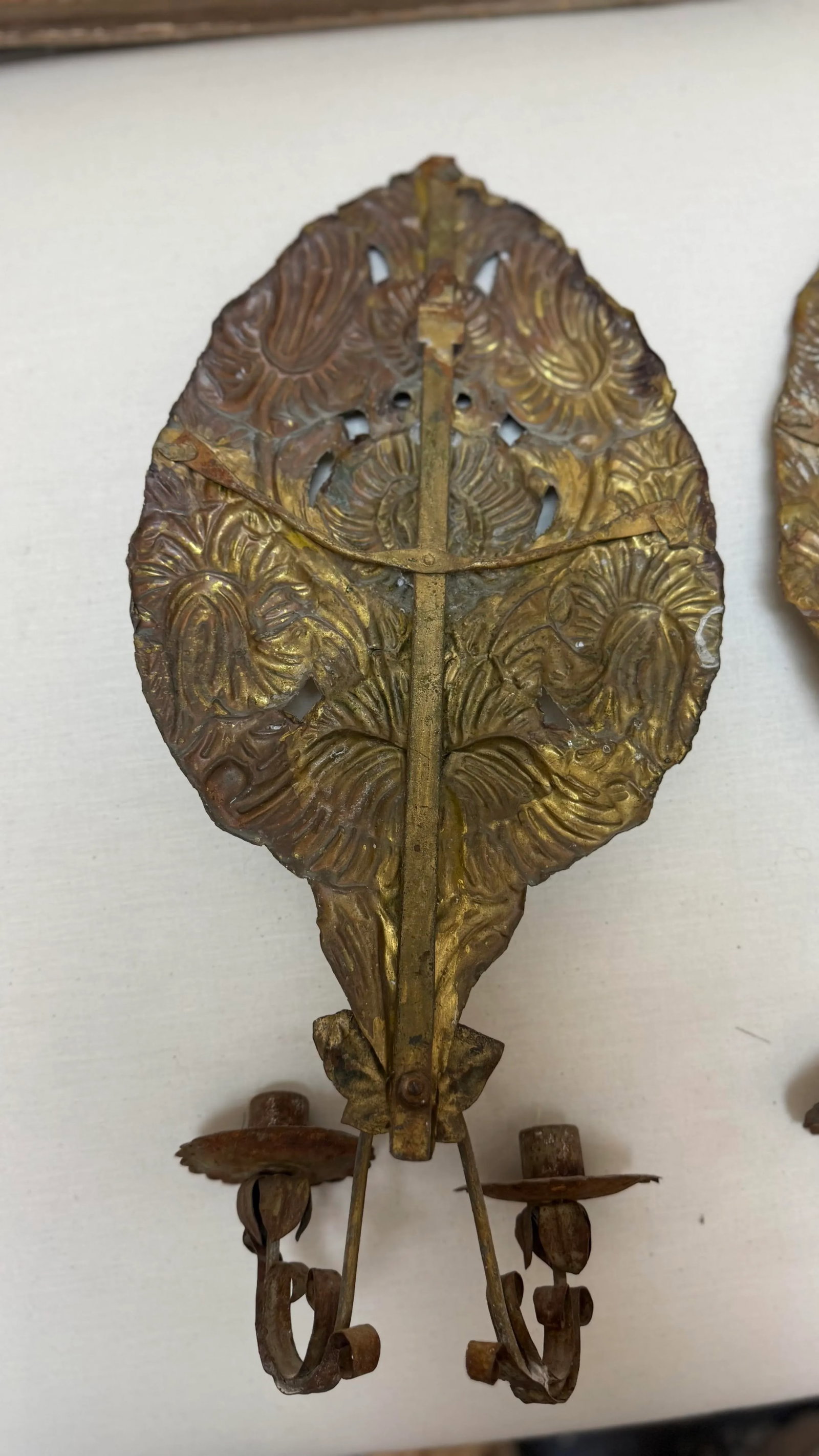 Pair of 18th Century Dutch Sconces Depicting Sunflowers - 10