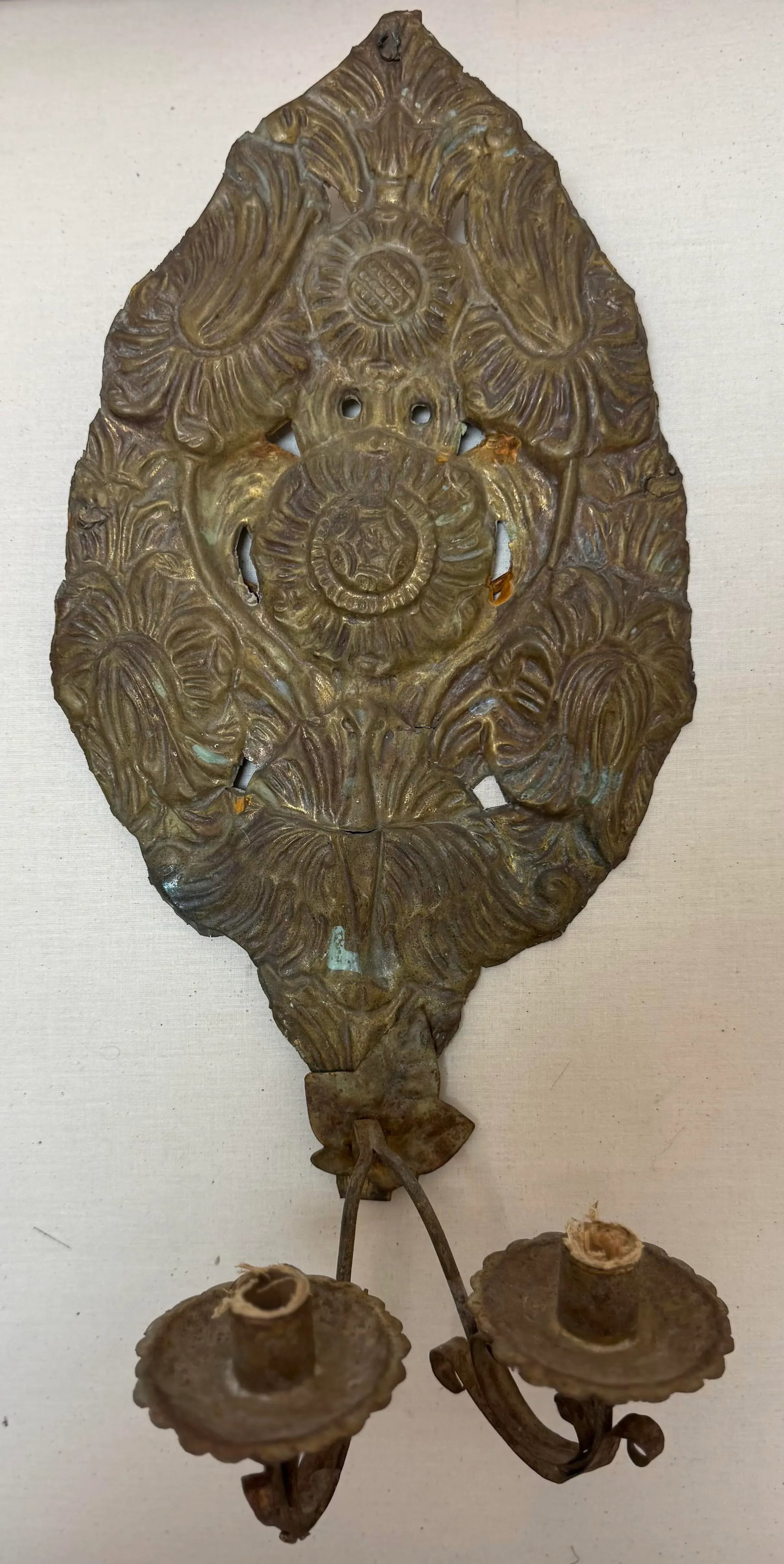 Pair of 18th Century Dutch Sconces Depicting Sunflowers - 2