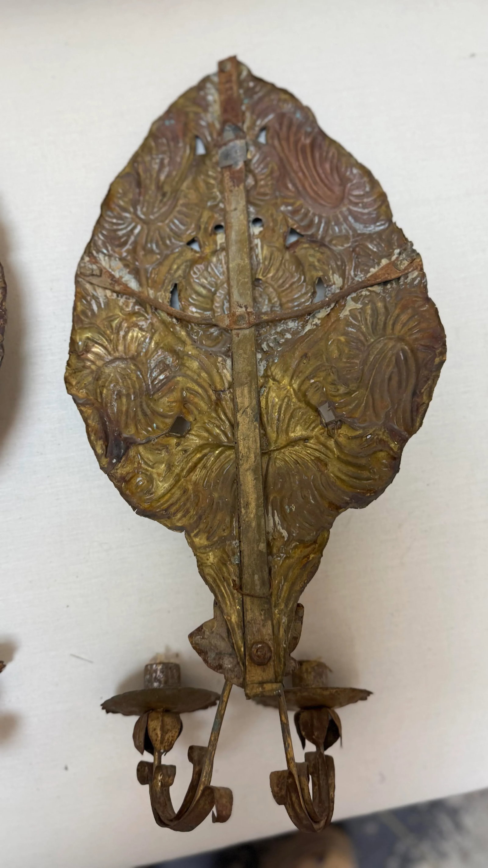 Pair of 18th Century Dutch Sconces Depicting Sunflowers - 3