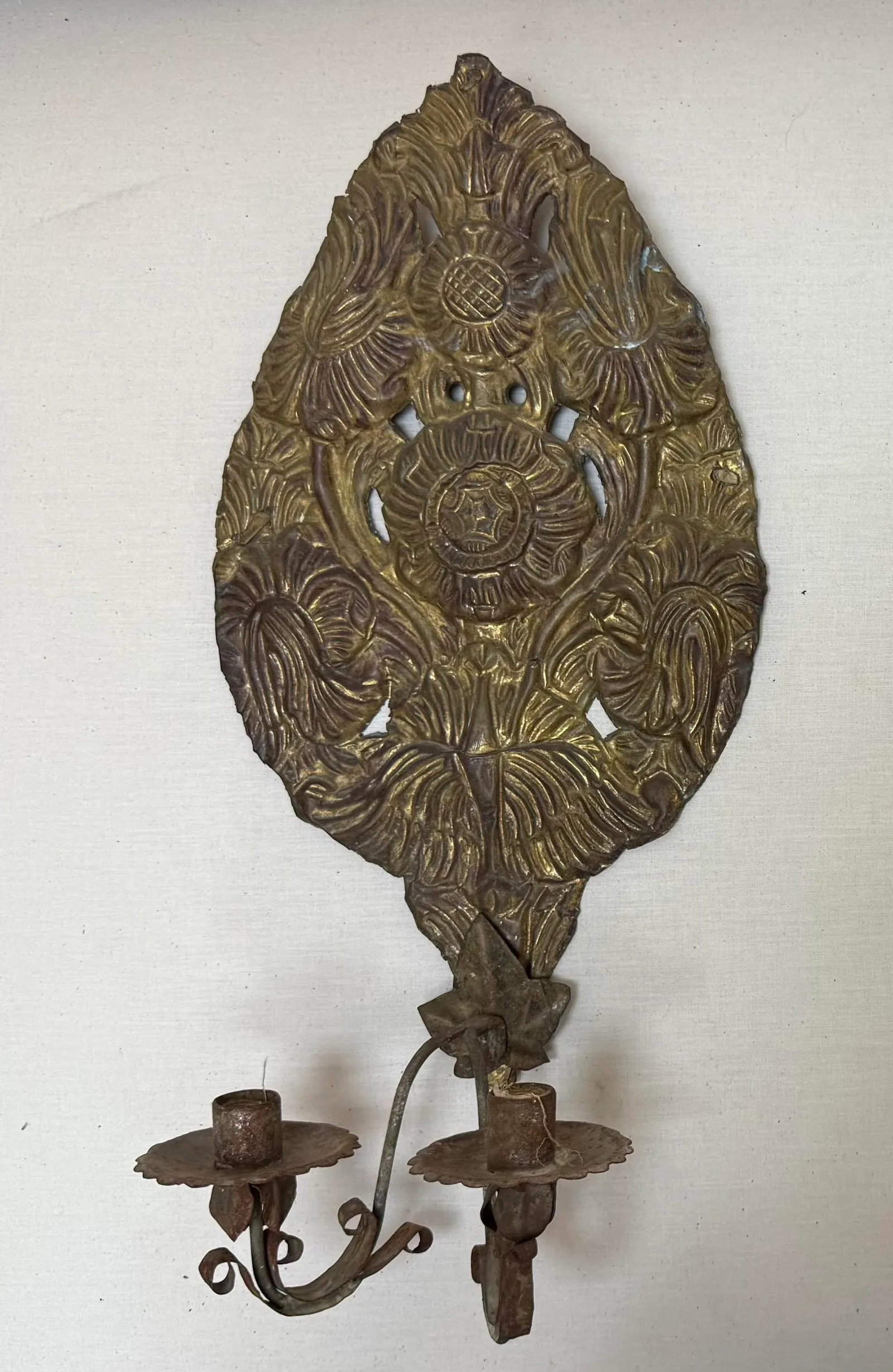 Pair of 18th Century Dutch Sconces Depicting Sunflowers - 7