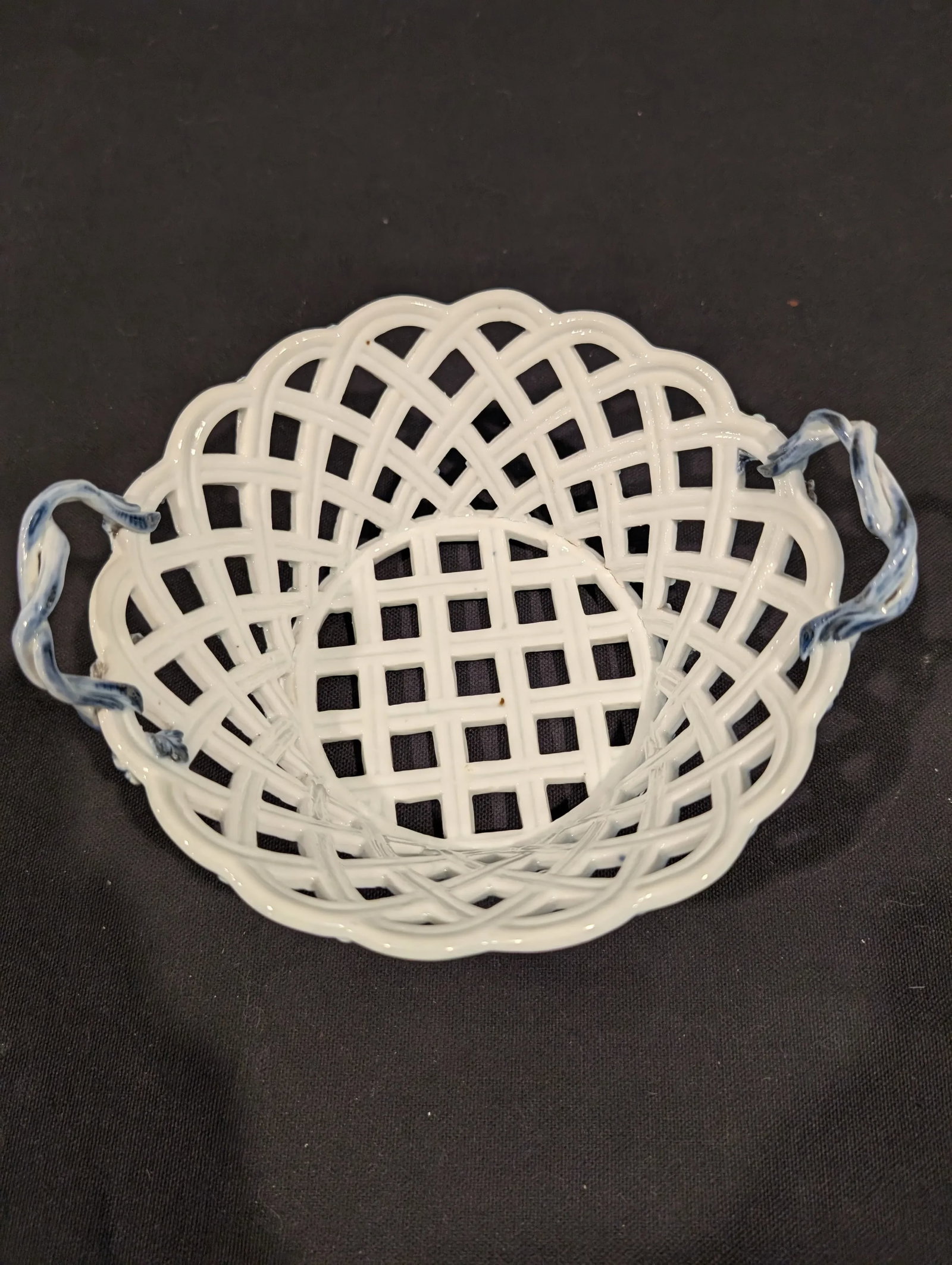 18th Century Meissen Reticulated Basket With Dot Mark, First Quality, Ca. 1765-1774 - 5