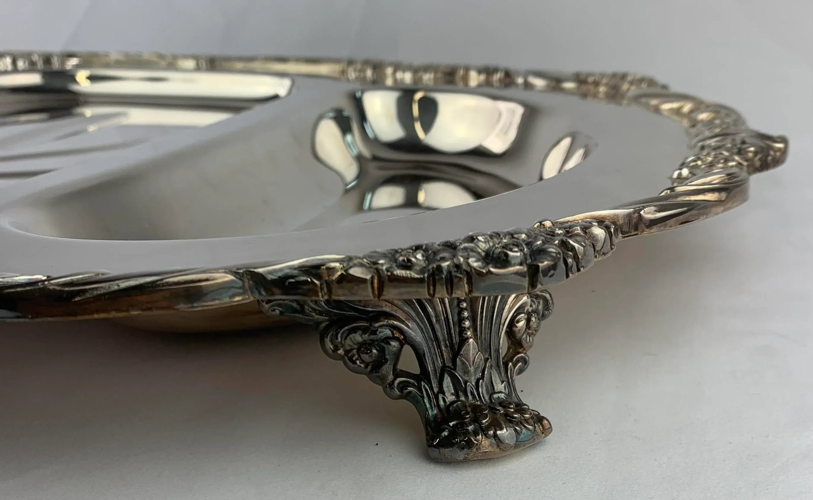 Mid 20th Century Silver-Platted Large Oval Serving Platter - 5