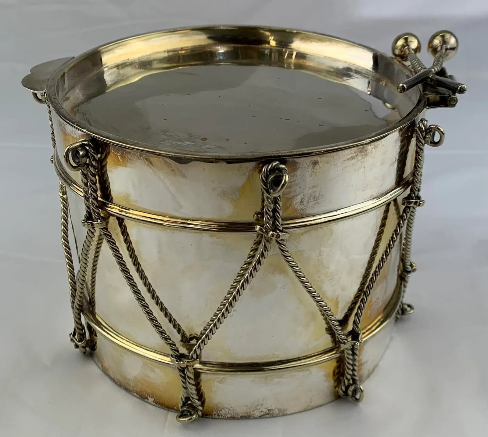 1960s Vintage Silverplate Small Round Ice Bucket - 4