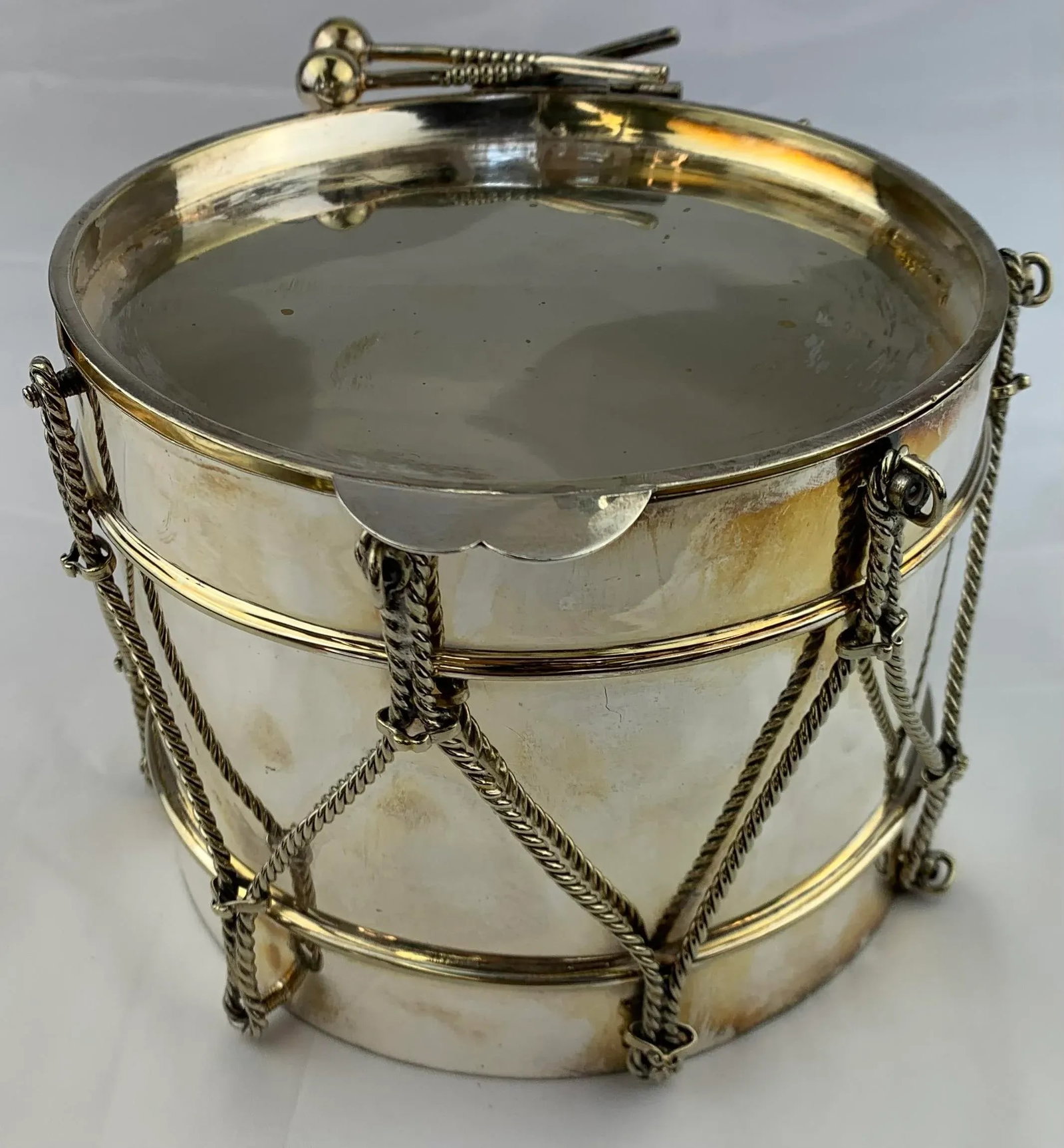 1960s Vintage Silverplate Small Round Ice Bucket - 5