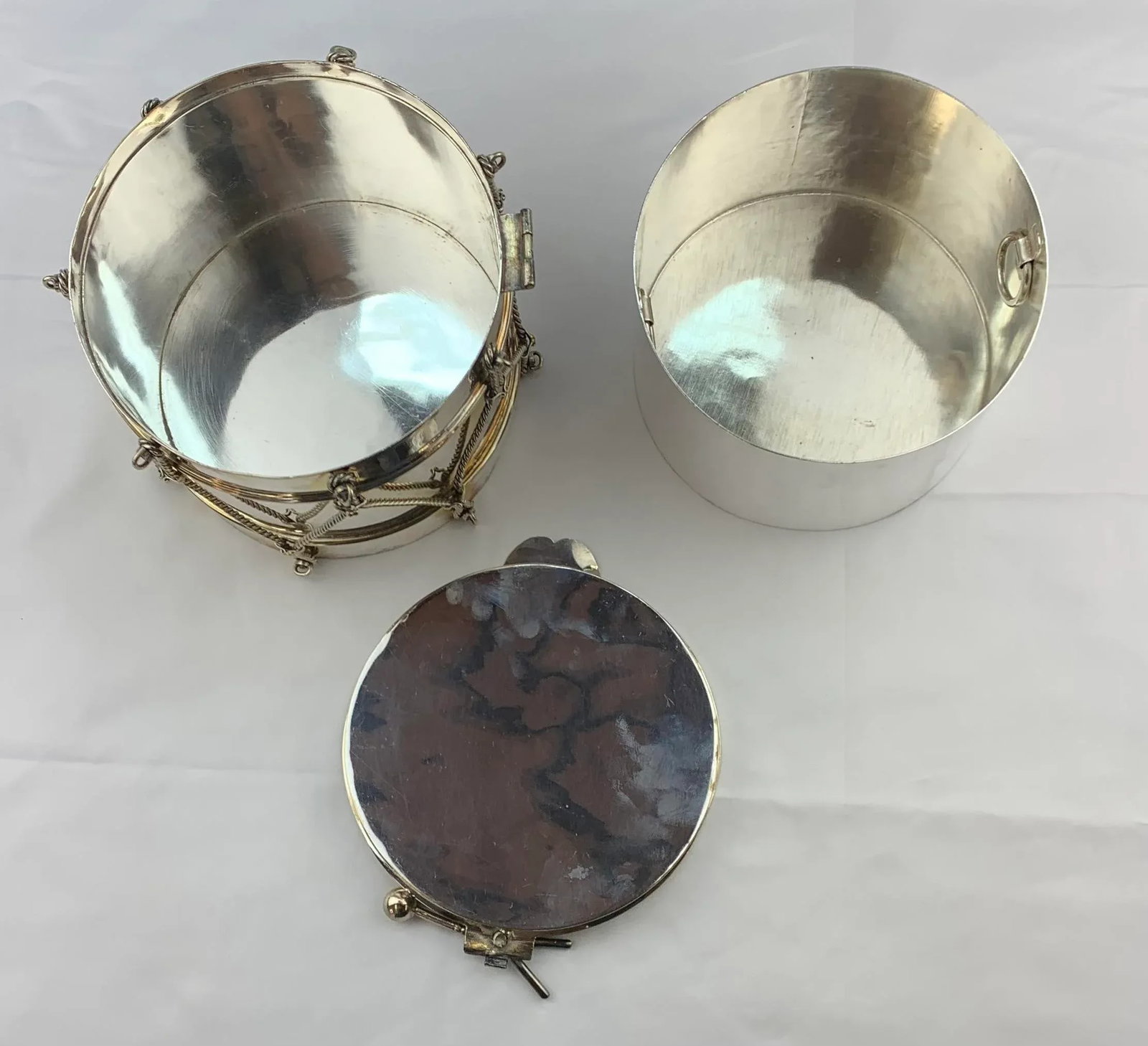 1960s Vintage Silverplate Small Round Ice Bucket - 8