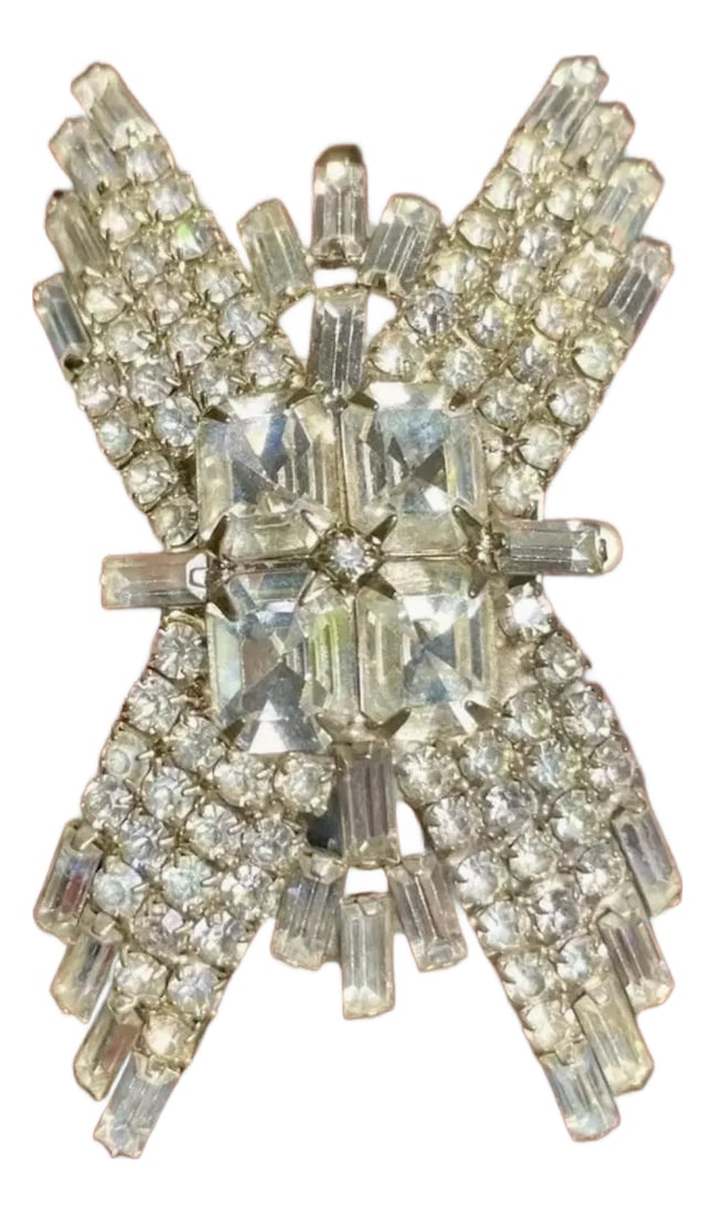 Vintage Large Brooch Rhodium Plated Rhinstone Art Deco Style Geometric Pattern: The brooch is a large bold piece, geometeic and art deco in style. The item is 1.6"x2.8" inches. It is unmarked, however stylistically similar to 1940s jewelry signed Kramer. Condition: Alterations: O