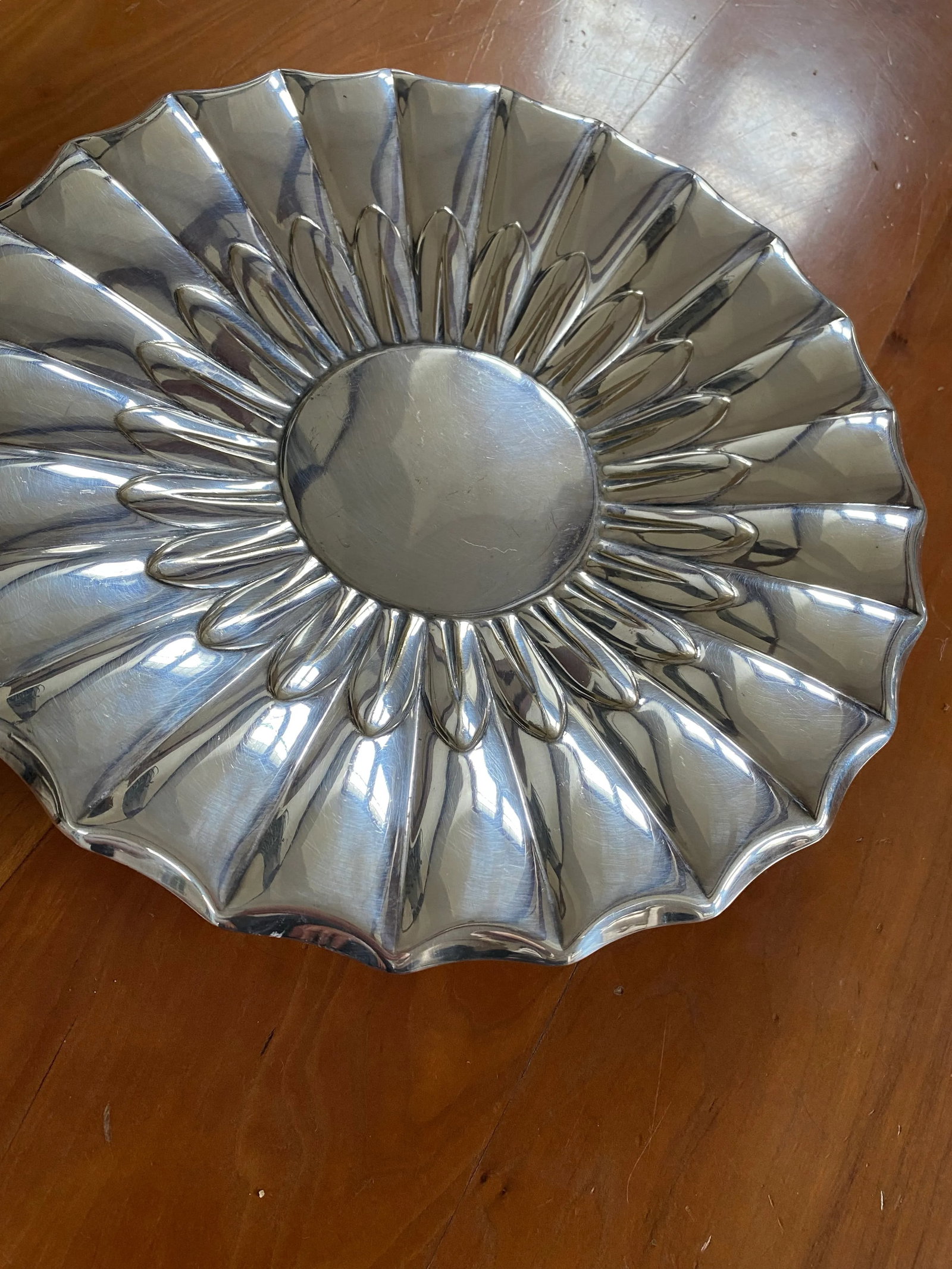 Antique Reed & Barton 220 Silver Plate Scalloped Platter Serving Dish - 10