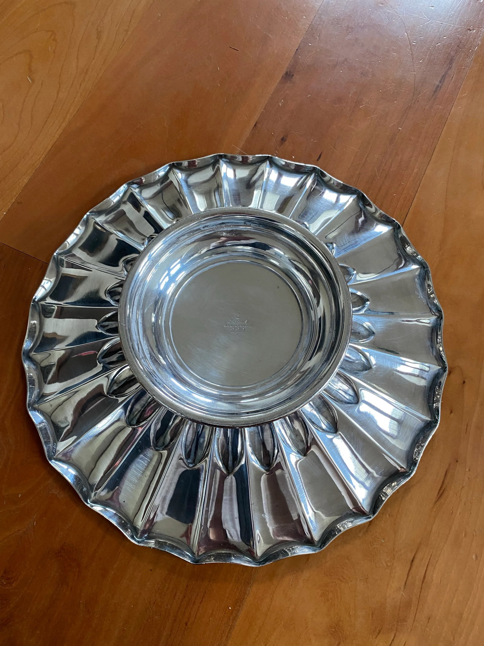 Antique Reed & Barton 220 Silver Plate Scalloped Platter Serving Dish - 3