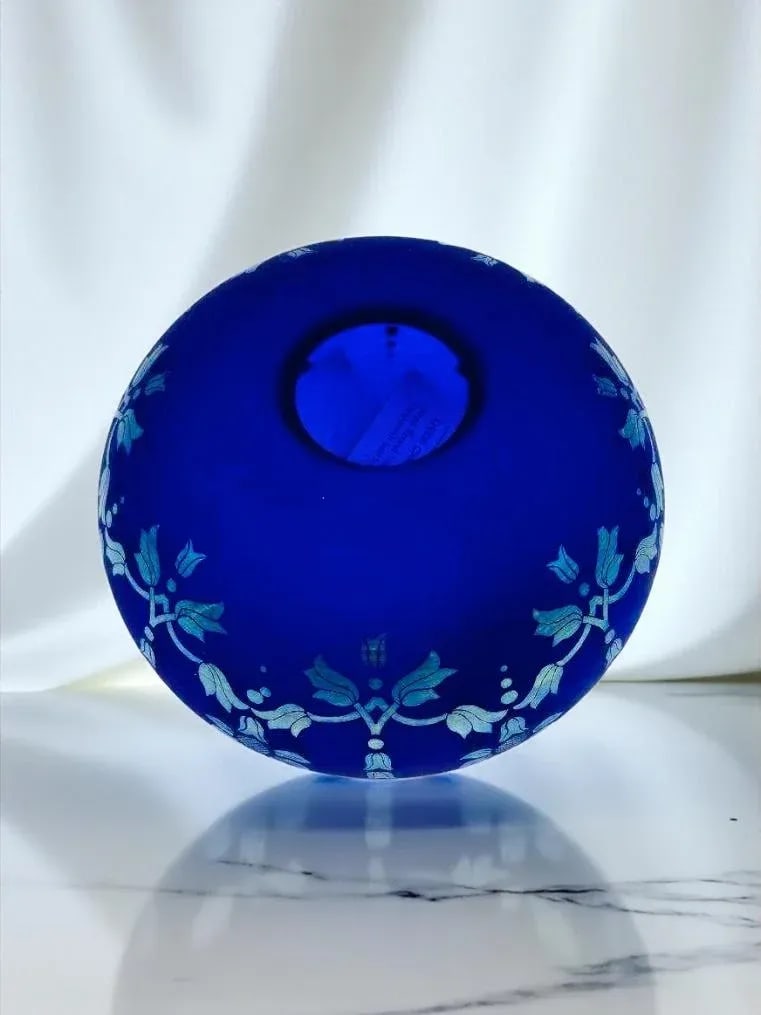 1980s Fenton Favrene Satin Sunflower Blue Art Glass-Etched-Cobalt Vase, Limited Edition - 4