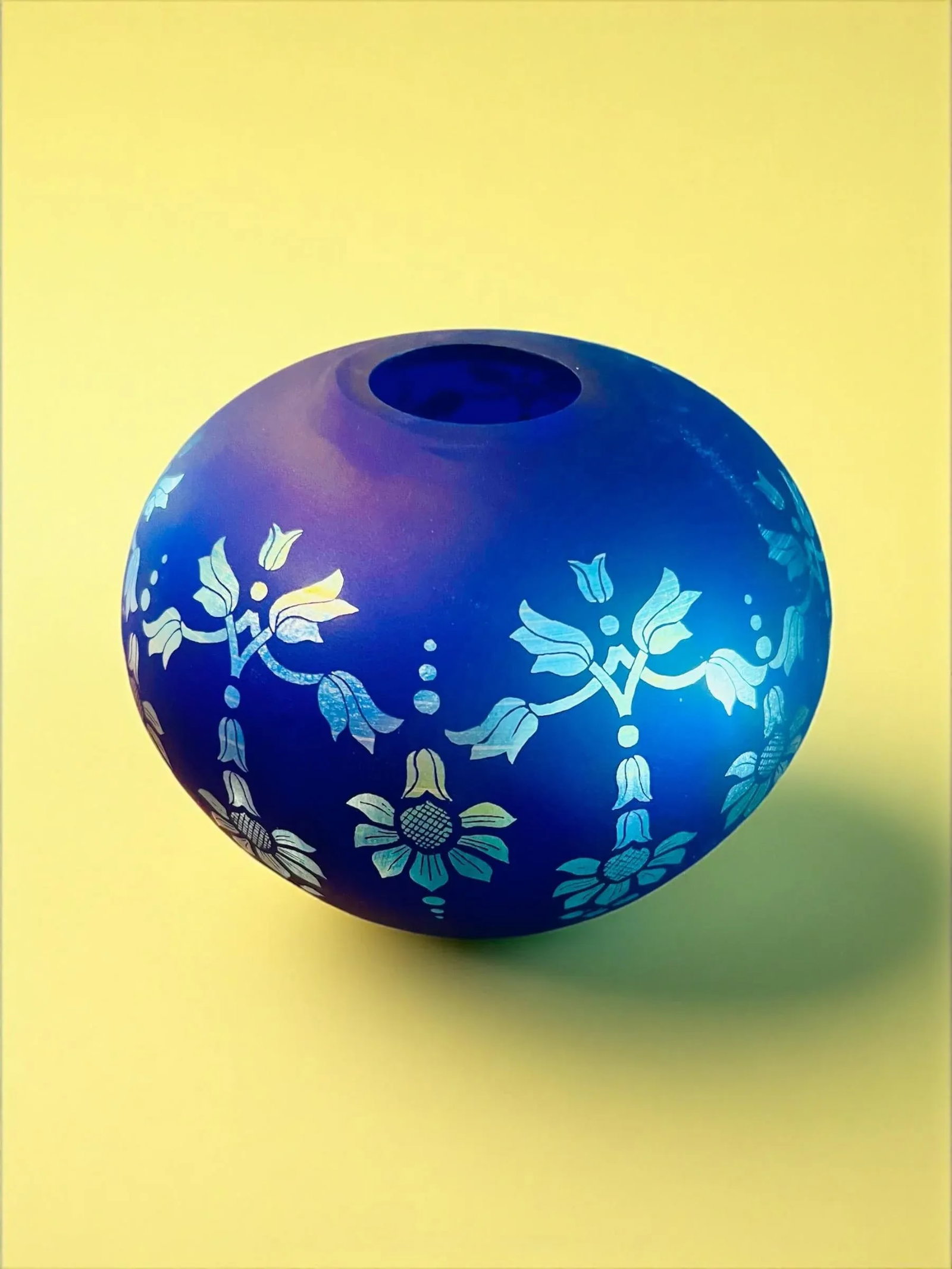 1980s Fenton Favrene Satin Sunflower Blue Art Glass-Etched-Cobalt Vase, Limited Edition - 5
