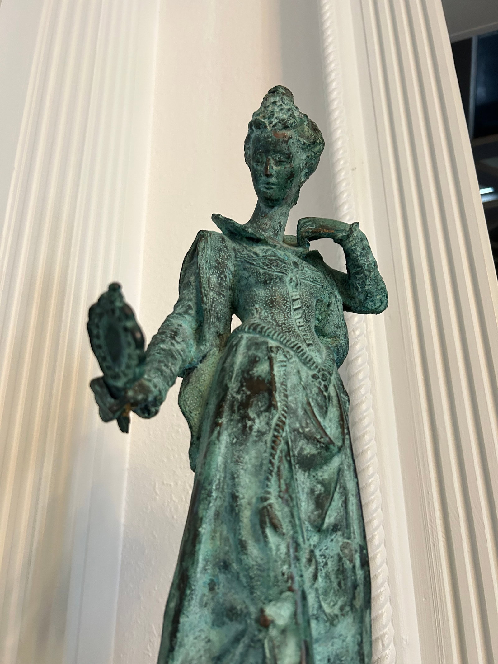 Late 19th Century Patinated Bronze Figure of a Lady With Mirror - 5