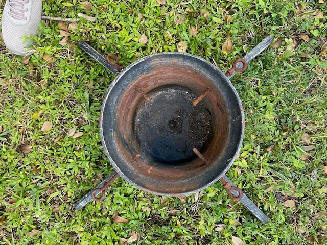 Heavy All Metal Tree Stand, Vintage - 11
