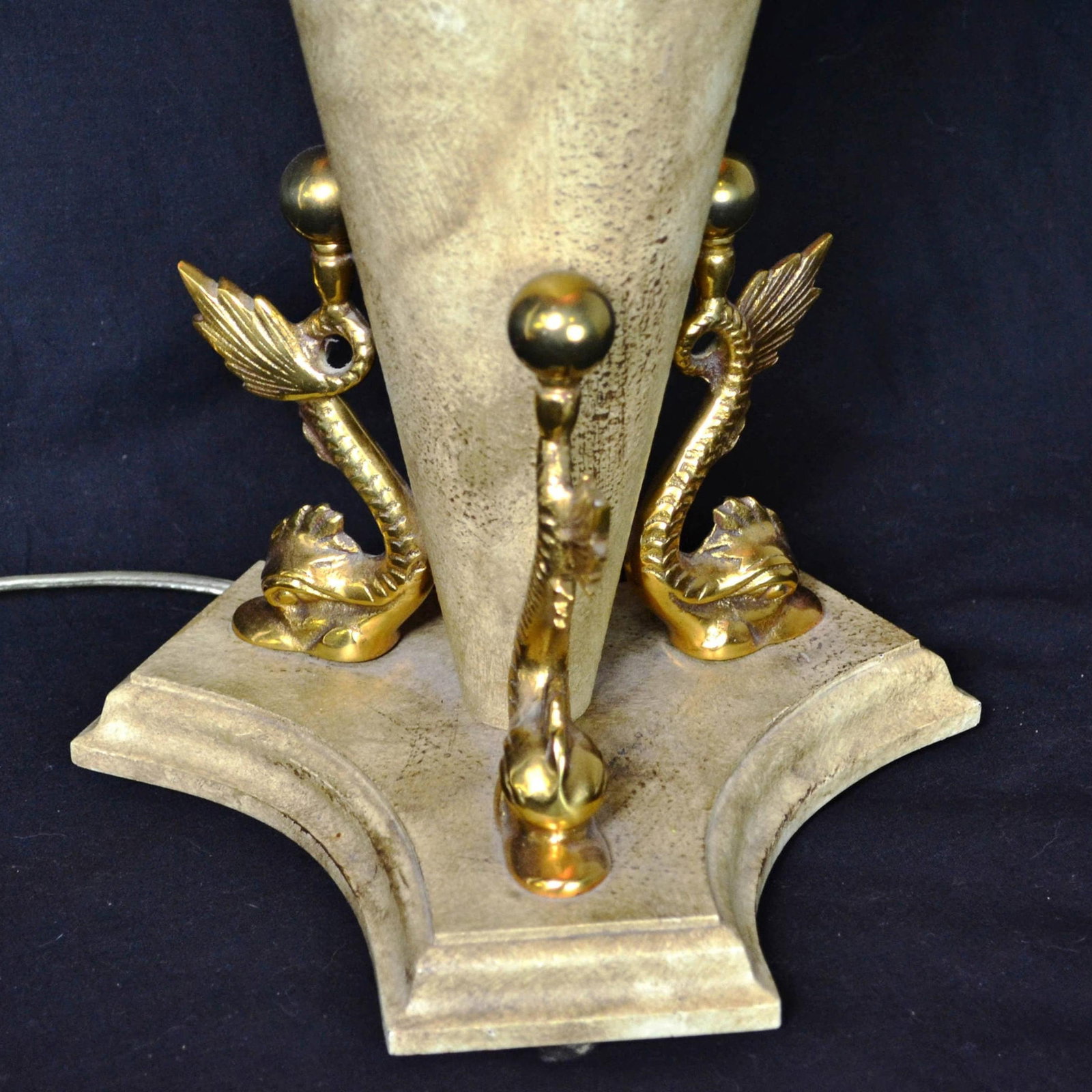 Asian Modern Table Lamp by Bauer Lamp Co - 7