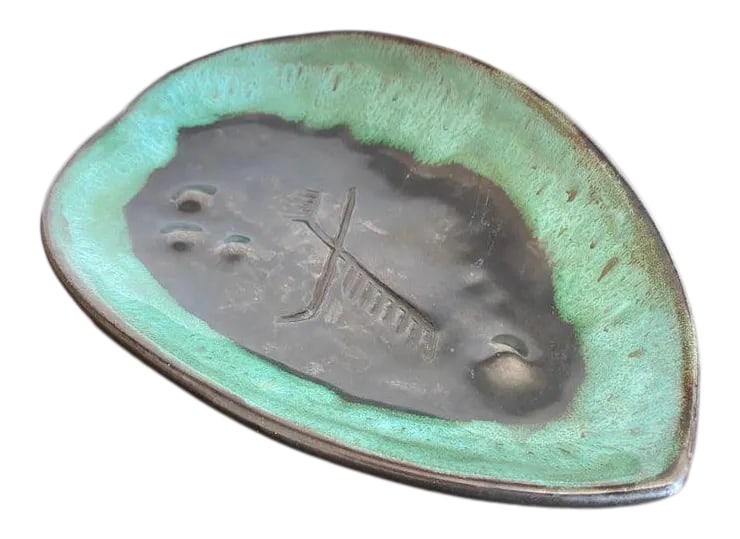 Mariana Van Allesch 1940s American Studio Pottery Leaf Bowl (1 of 13)