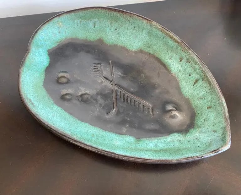 Mariana Van Allesch 1940s American Studio Pottery Leaf Bowl - 2