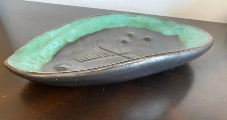 Mariana Van Allesch 1940s American Studio Pottery Leaf Bowl - 4