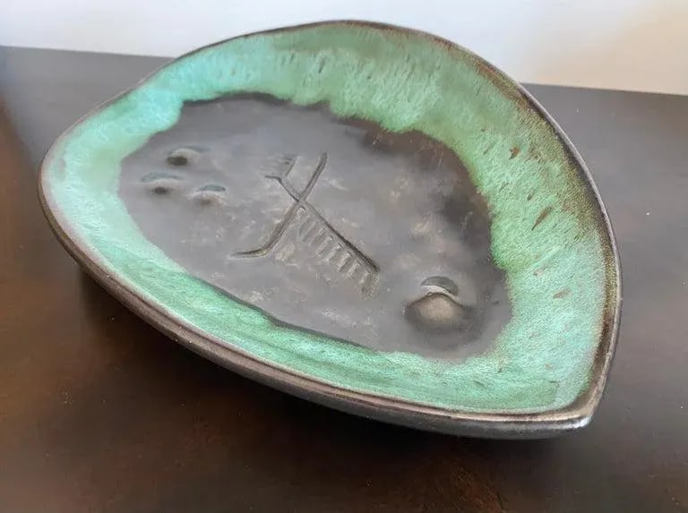 Mariana Van Allesch 1940s American Studio Pottery Leaf Bowl - 5