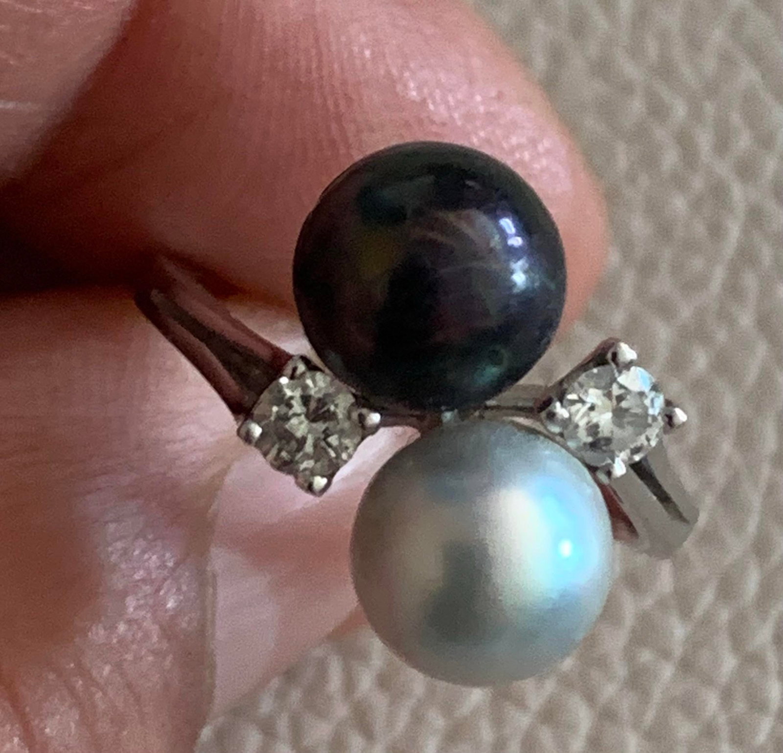 Antique 14k White Gold Ring With Freshwater Pearls and Diamond Accents, Size 6.5 - 2
