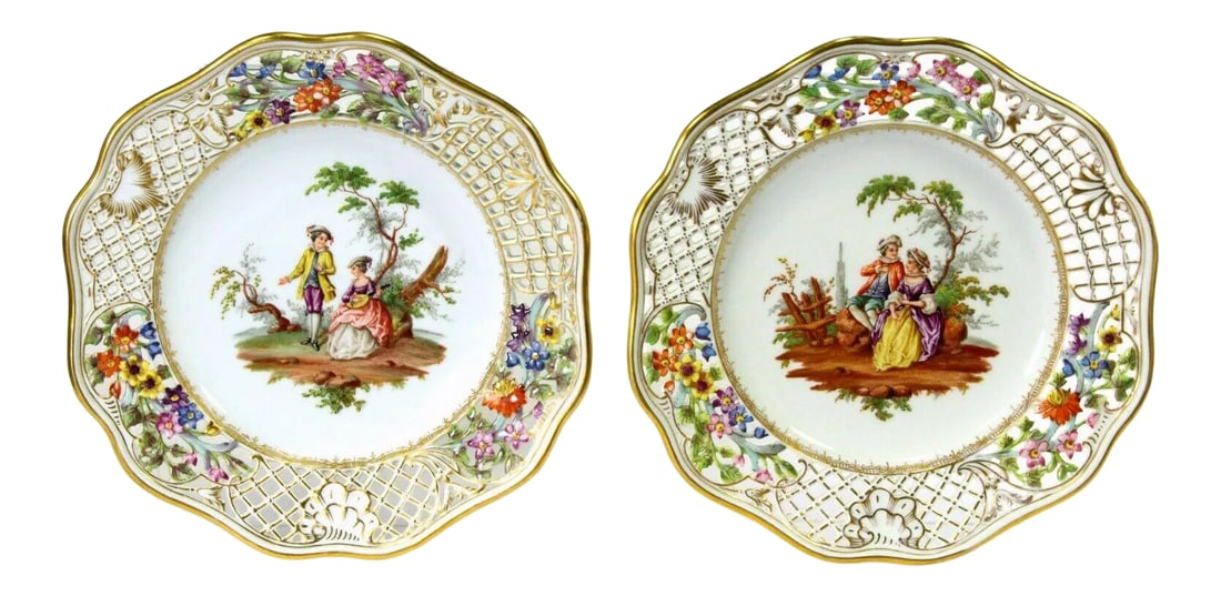 1820's Porcelain Plates Coalport Romantic Scenes Reticulated With Encrusted Flowers - a Pair: An extremely beautiful pair of plates Fine white porcelain with all hand painted decoration in the Dresden style traditions Two different romantic courting scenes in the center with lady and gentleman