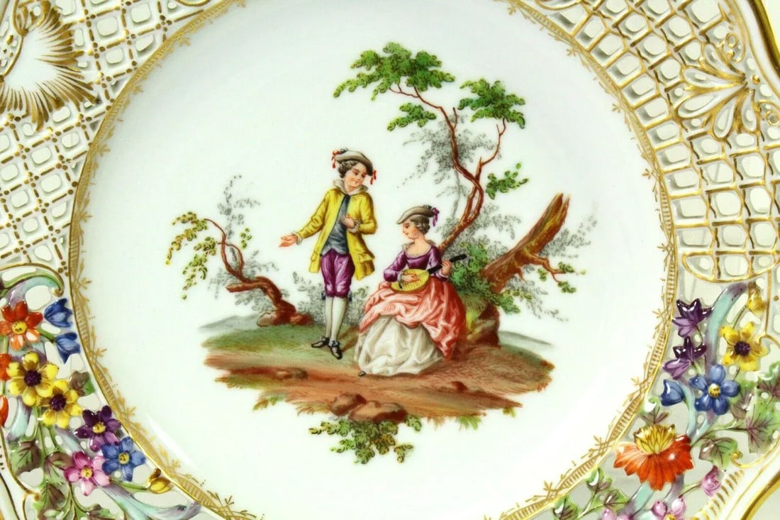1820's Porcelain Plates Coalport Romantic Scenes Reticulated With Encrusted Flowers - a Pair - 2