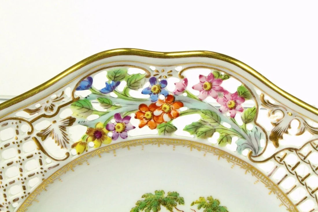 1820's Porcelain Plates Coalport Romantic Scenes Reticulated With Encrusted Flowers - a Pair - 9