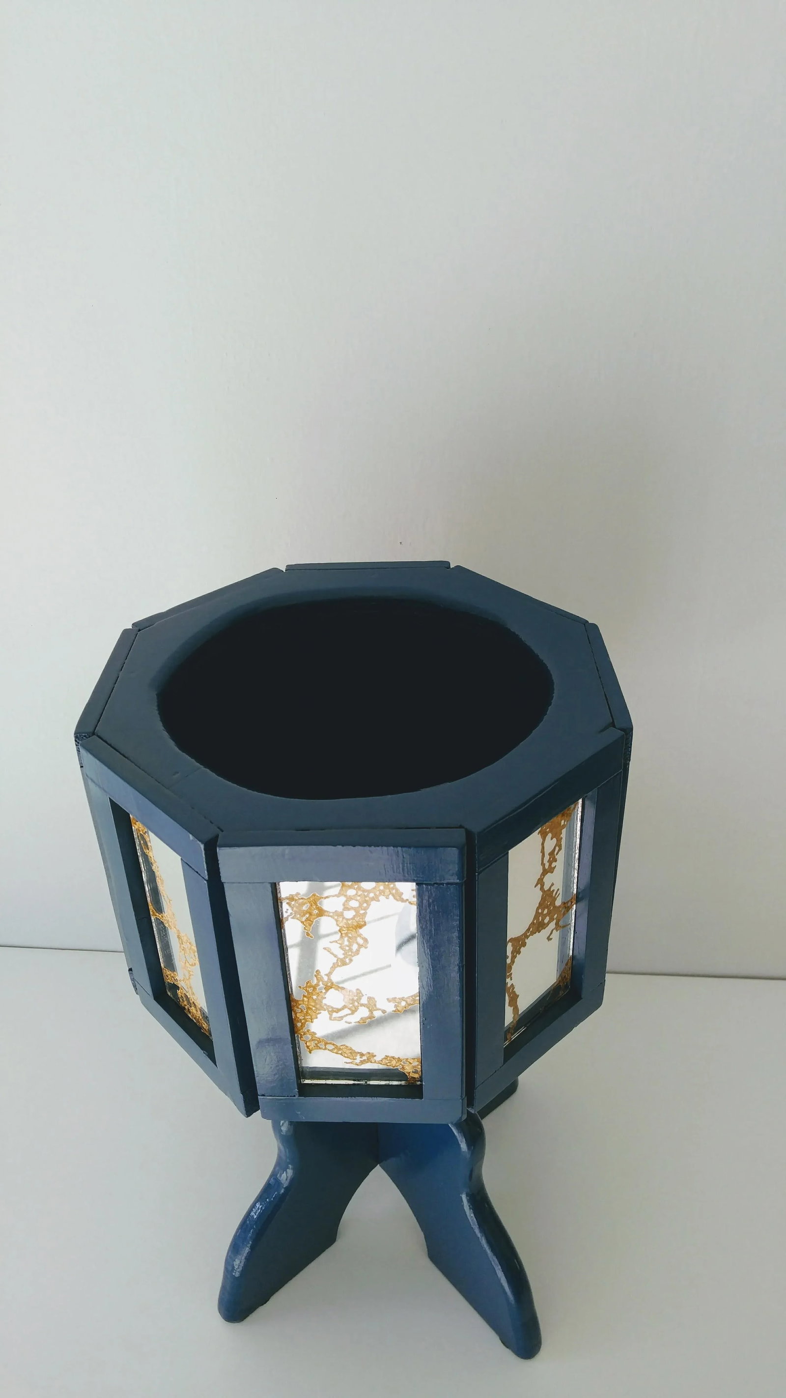 Mid Century Blue Lacquered Planter With Mirrors and Gold - 2