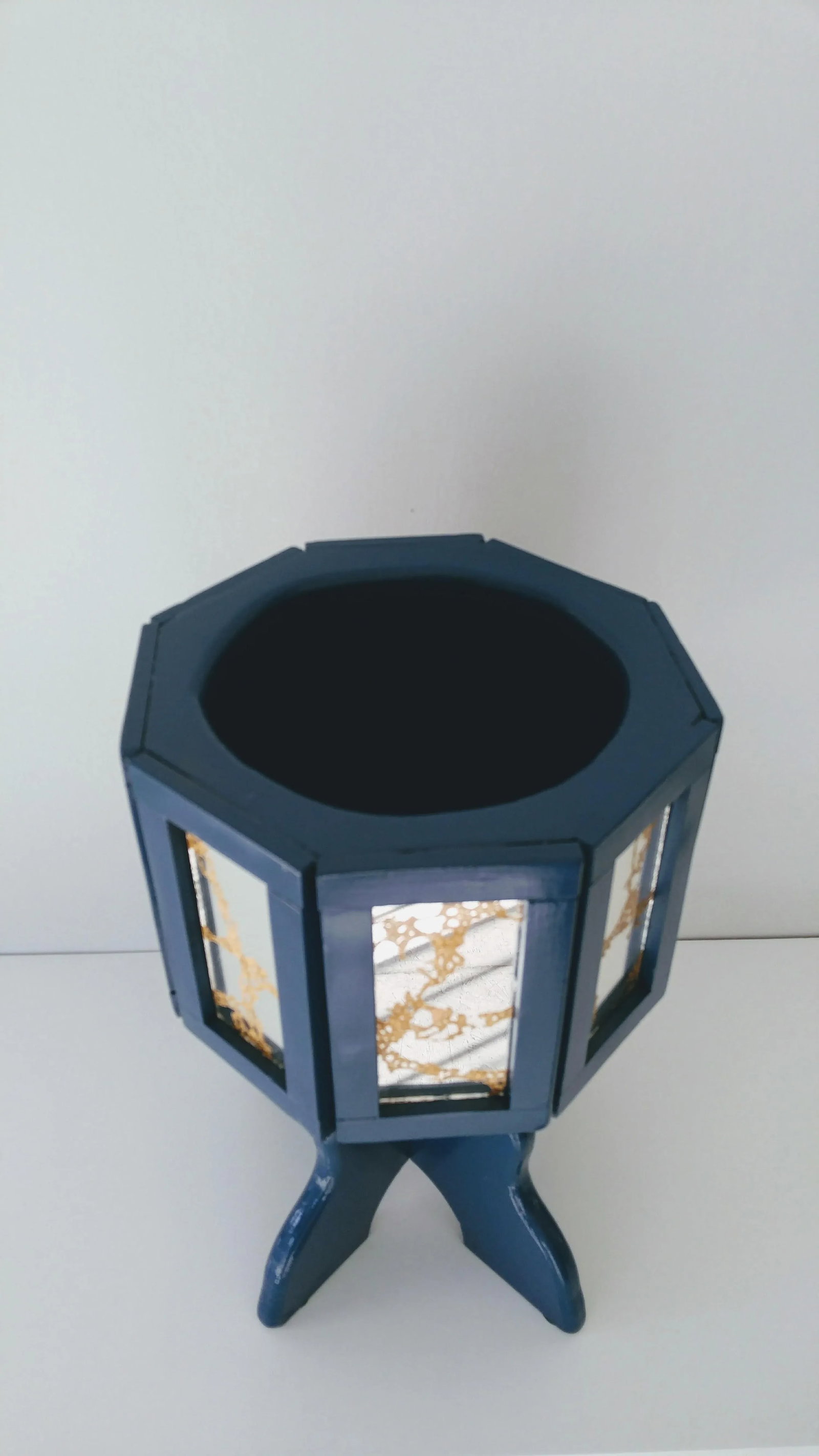 Mid Century Blue Lacquered Planter With Mirrors and Gold - 4