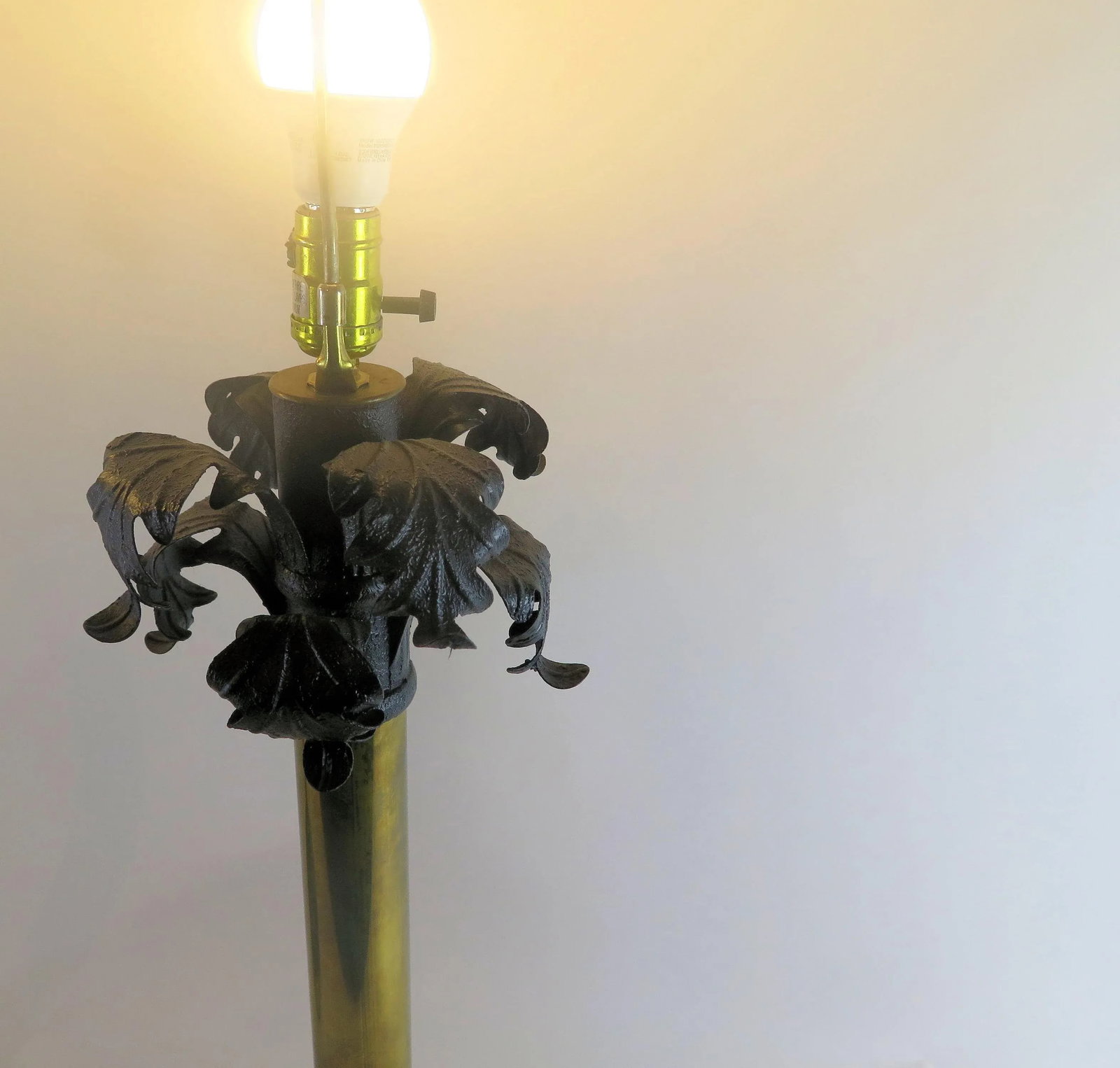 Original Monumental "Hart Associates" Hollywood Regency Brass Table Lamps - a Pair - 7
