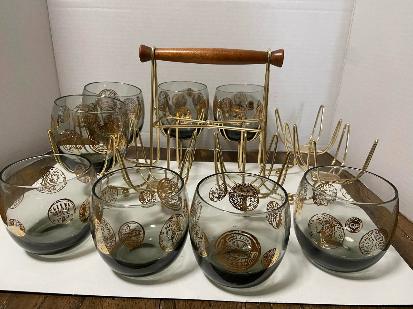 Mid-Century Roly Poly Rock Glasses & Holder King Coin Set- 9 Pieces - 4