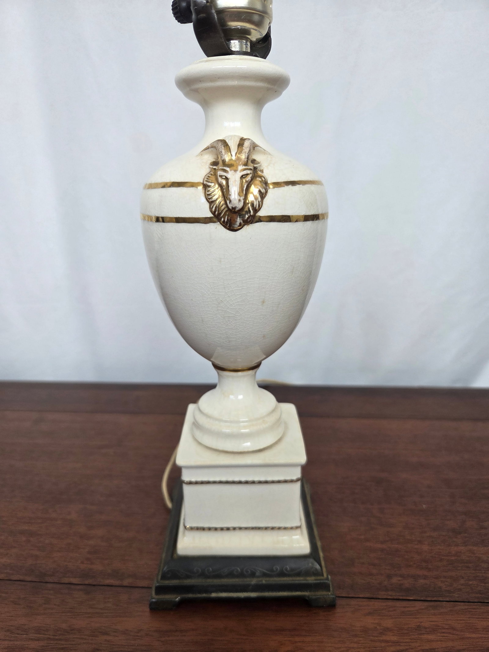 1930s Neoclassical Regency Davart Ceramic & Brass Ram's Head Urn Table Lamp - 2