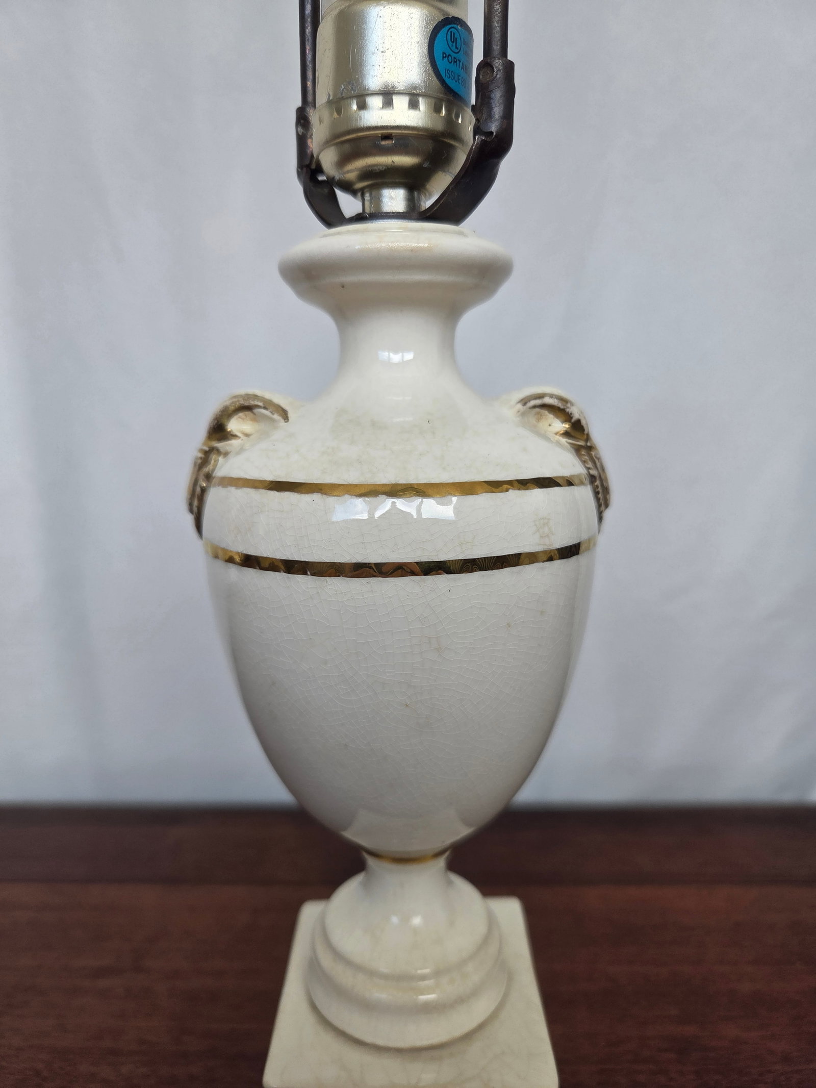 1930s Neoclassical Regency Davart Ceramic & Brass Ram's Head Urn Table Lamp - 4