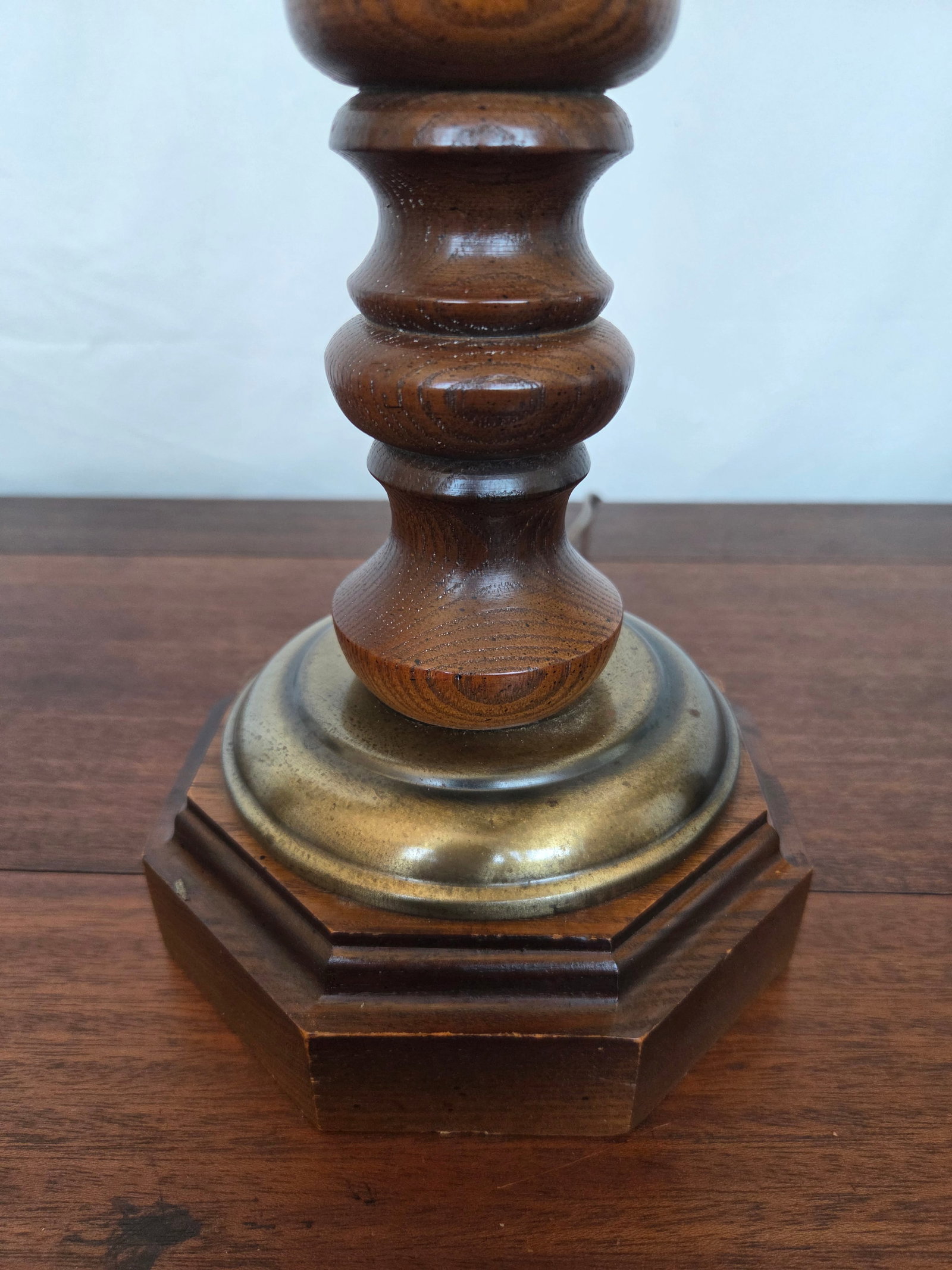 Mid 20th Century Traditional Colonial Revival Turned Wood & Brass Table Lamp W/ Fringe Shade - a Pai - 6