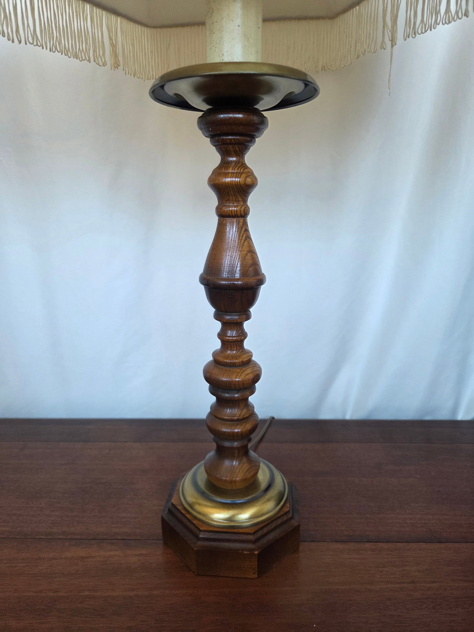 Mid 20th Century Traditional Colonial Revival Turned Wood & Brass Table Lamp W/ Fringe Shade - a Pai - 8