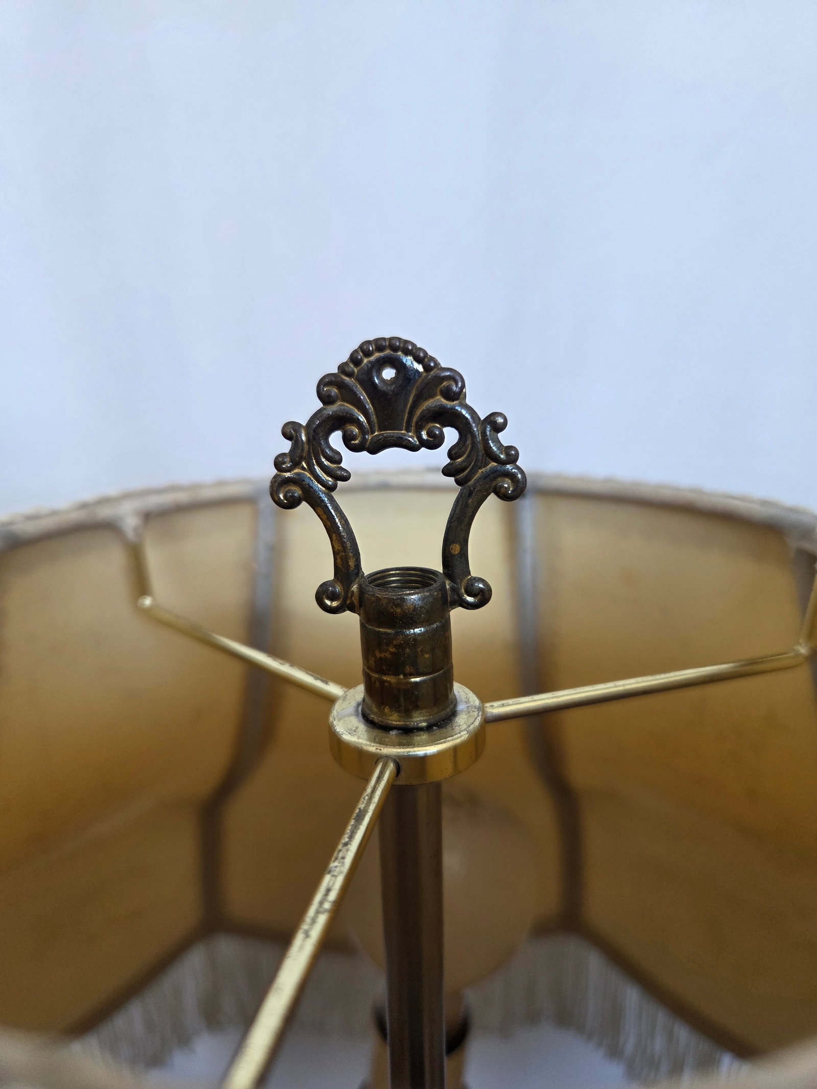 1940s Hollywood Regency Neoclassical Brass 3-Light Table Lamp W/ Fabric Fringe Shade - 8