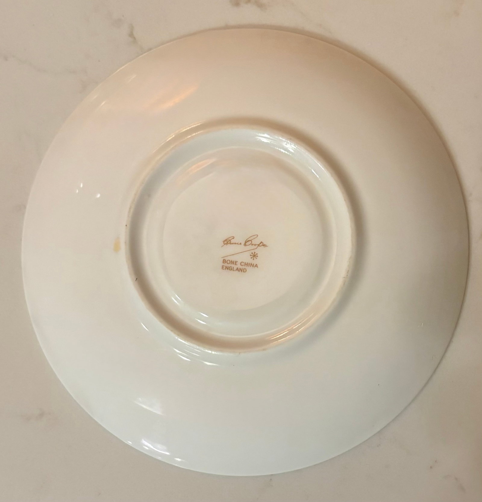 Mid 20th Century Purple and Blue Chinoiserie Blossom and Floral Wall Plate Curation, Set of 7 - 4
