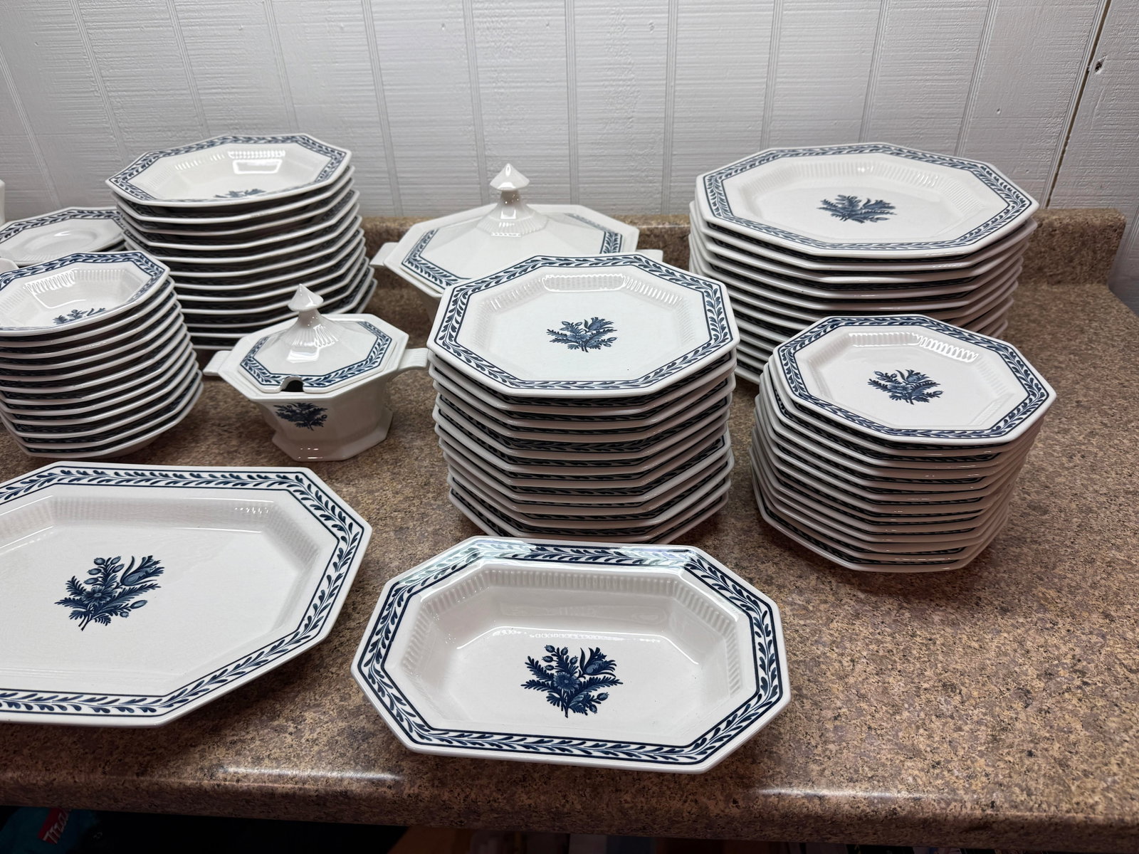 1960s "Blue Tulip" Independence Ironstone by Castleton China Set, Service for 12 - 91pcs - 10