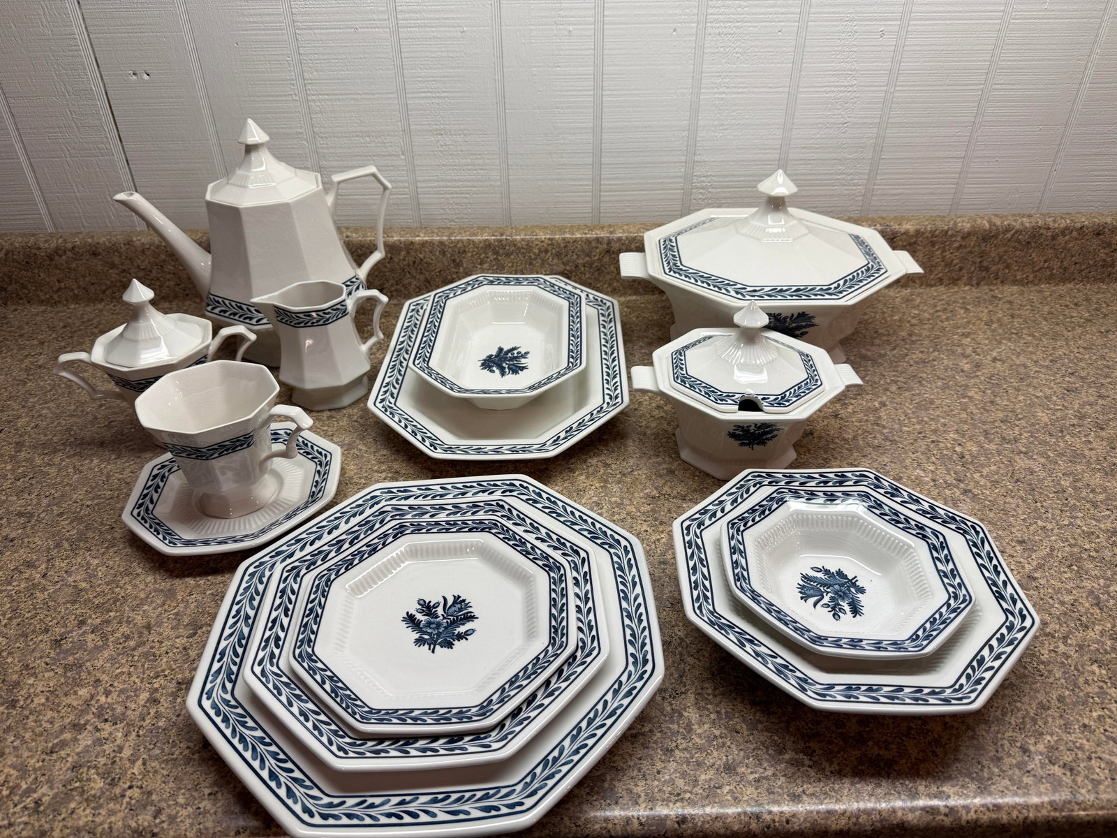 1960s "Blue Tulip" Independence Ironstone by Castleton China Set, Service for 12 - 91pcs - 8