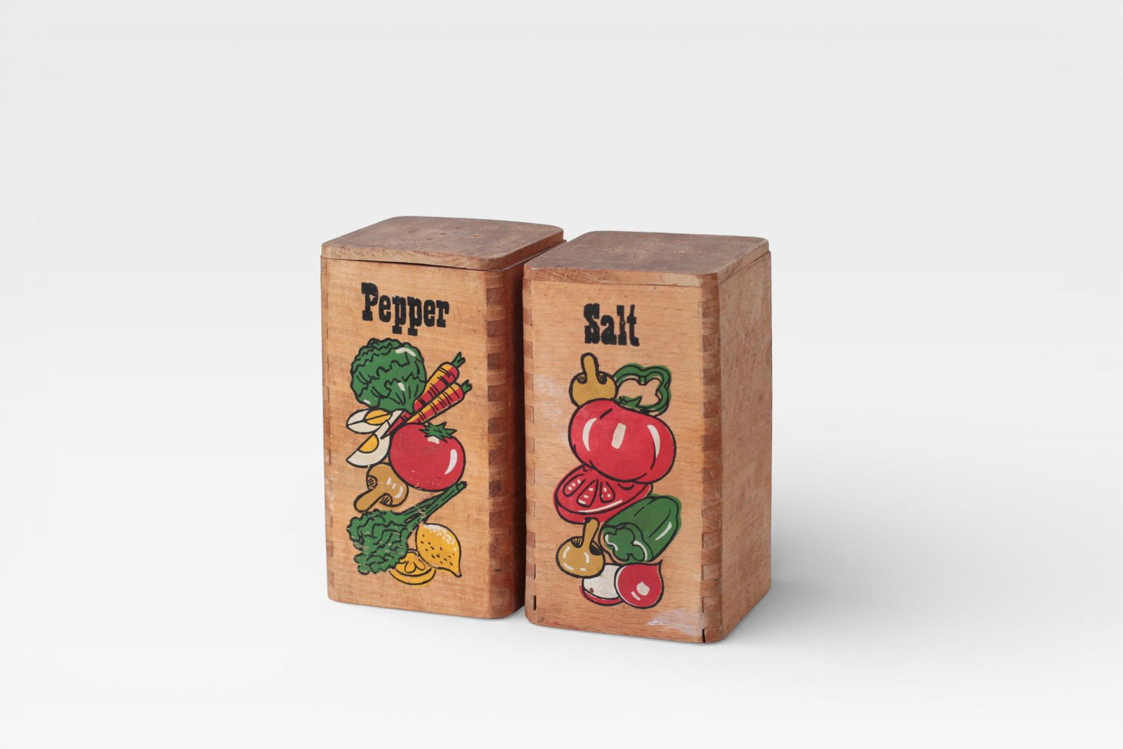 Mid-Century Wooden Salt & Pepper Shakers With Painted Vegetable Motifs - 2