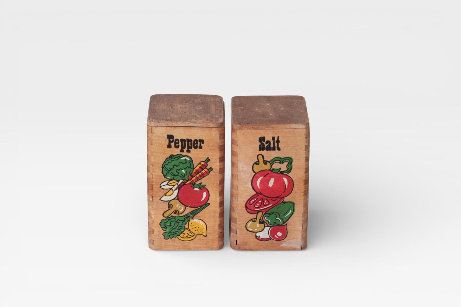 Mid-Century Wooden Salt & Pepper Shakers With Painted Vegetable Motifs - 3