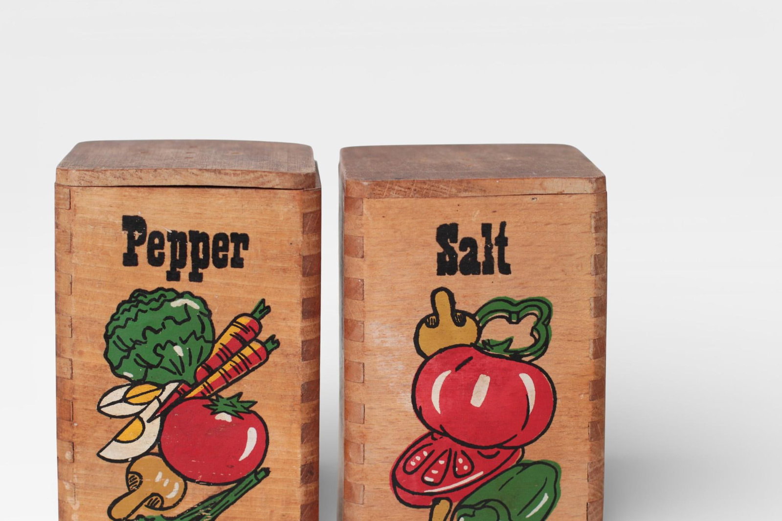 Mid-Century Wooden Salt & Pepper Shakers With Painted Vegetable Motifs - 5