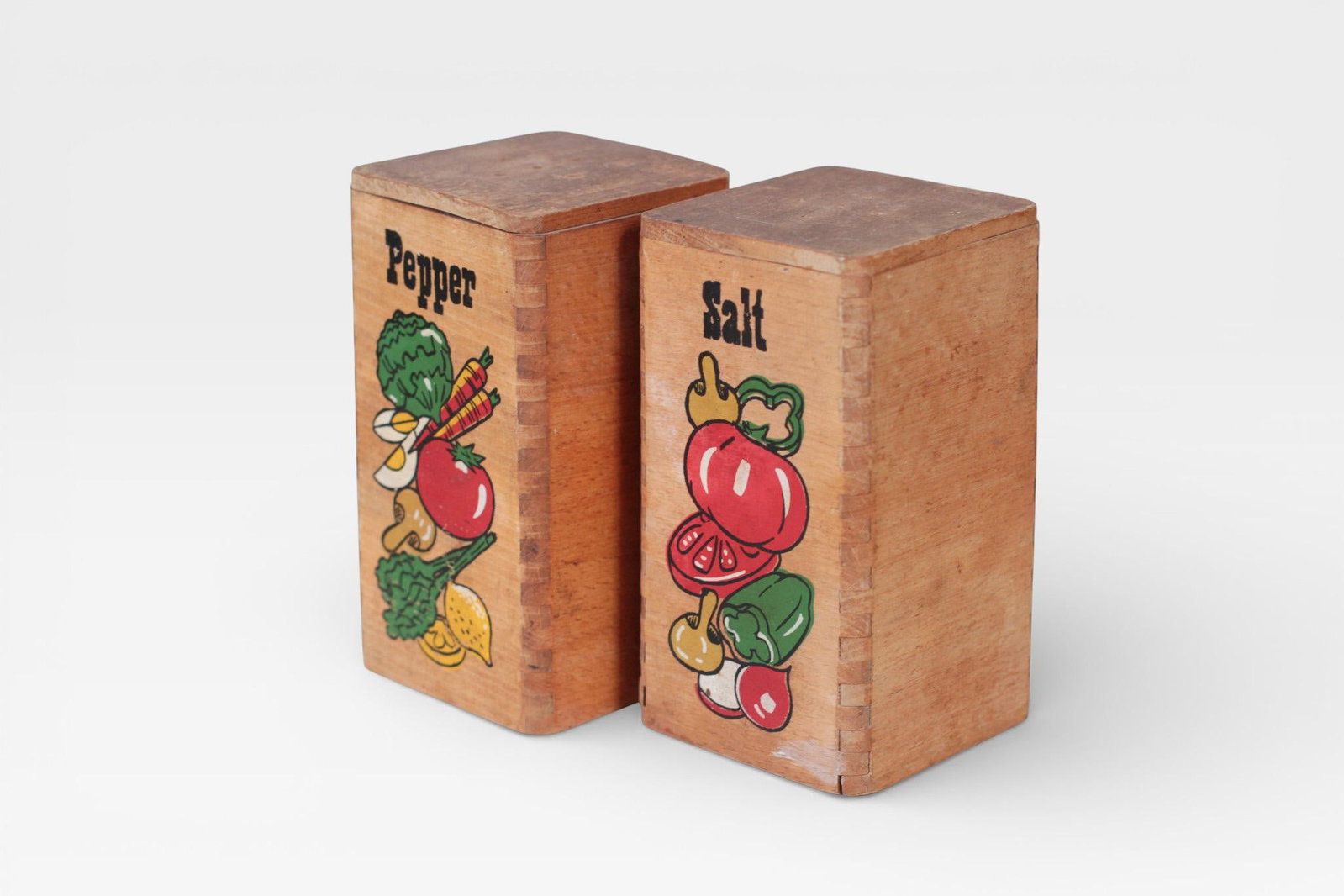 Mid-Century Wooden Salt & Pepper Shakers With Painted Vegetable Motifs - 8
