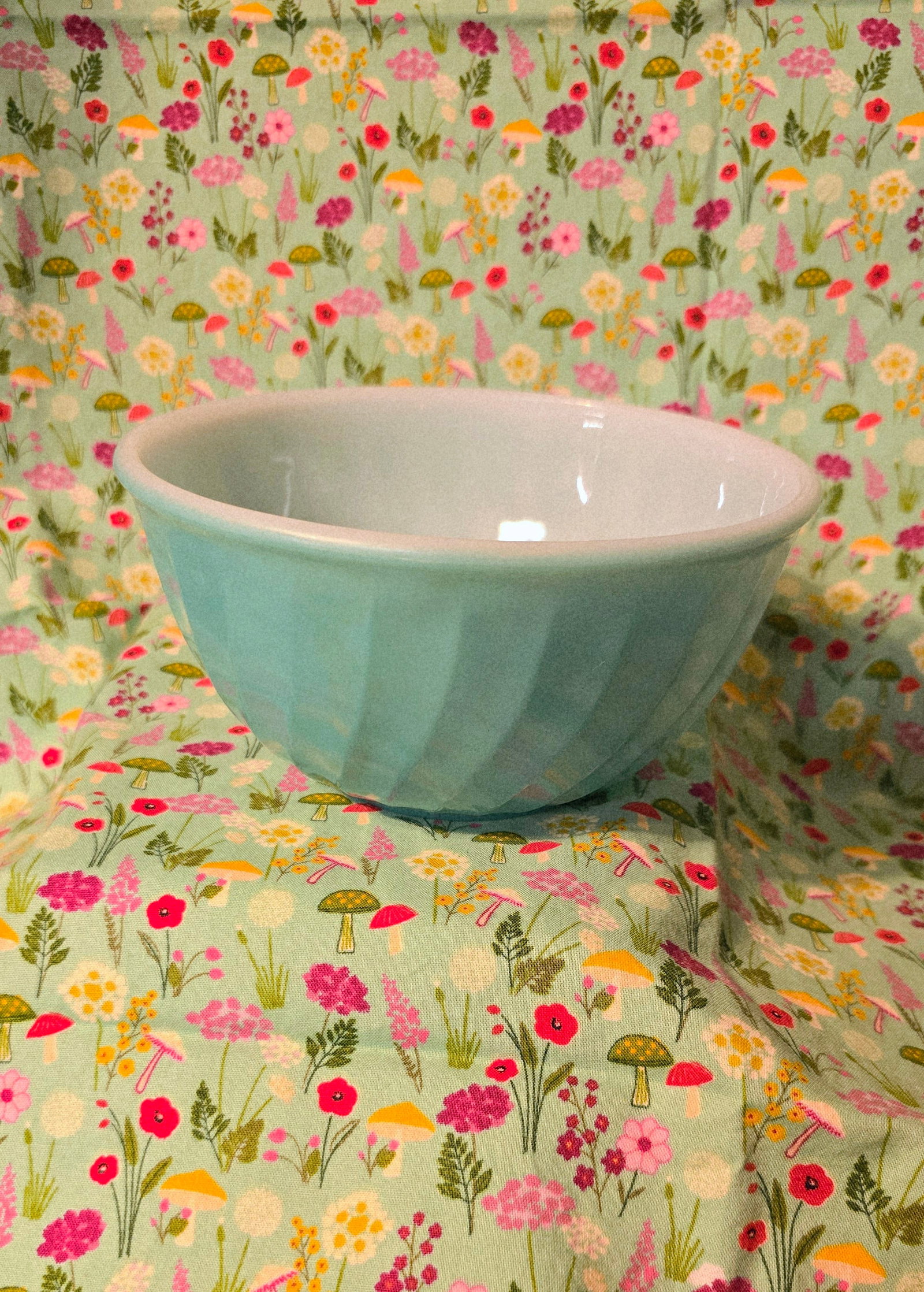 Vintage Mid-Century Modern Fire King Anchor Hocking Nesting Bowls - 3