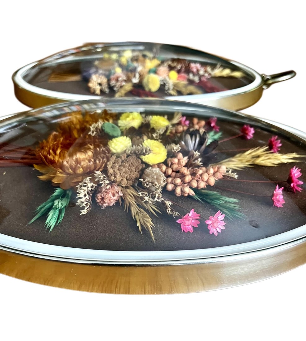 Pair of Vintage Oval Cideart Belgium Dried Floral Arrangements in a Convex Glass Dome Frames - 14
