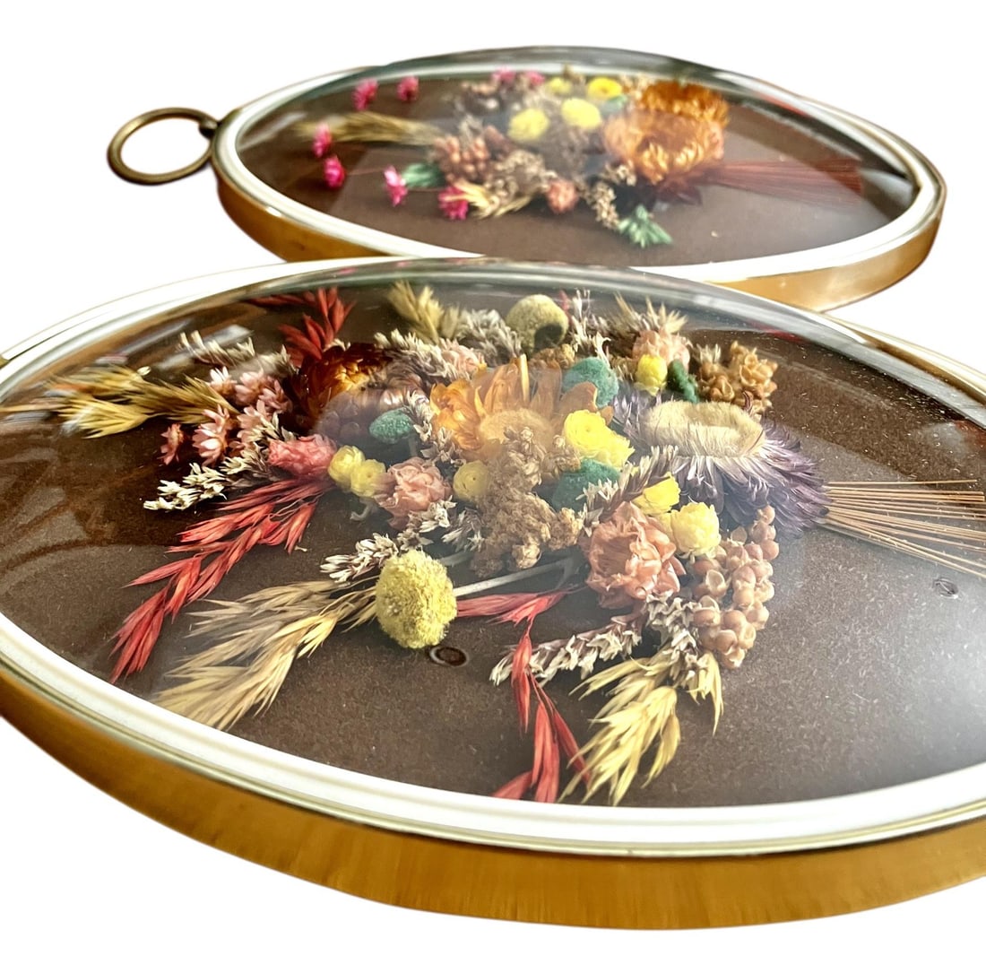 Pair of Vintage Oval Cideart Belgium Dried Floral Arrangements in a Convex Glass Dome Frames - 15