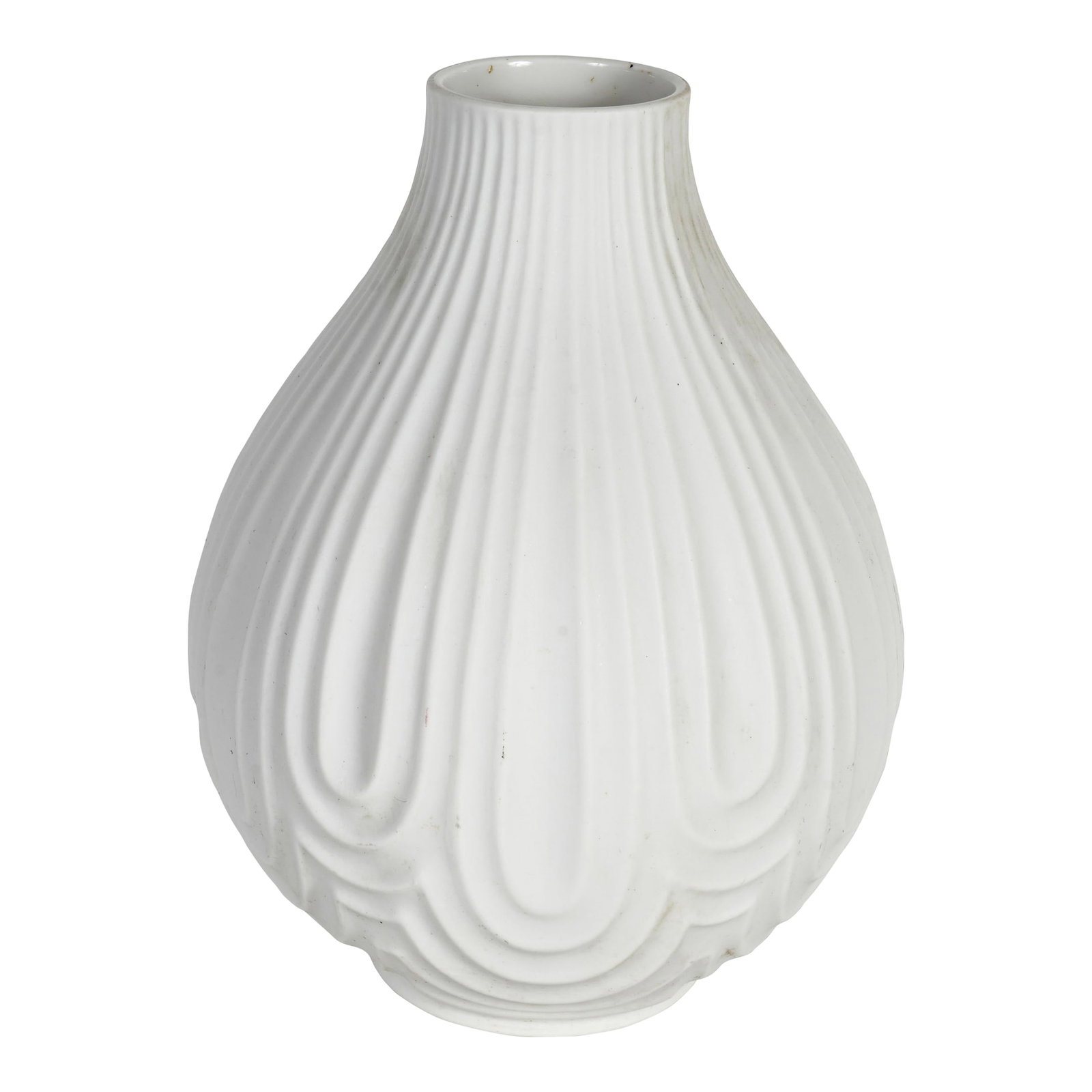 Vintage Heinrich White Ceramic Vase: This exquisite vintage vase from Heinrich Porzellan embodies the essence of 1970s Space Age design. With its elegant white finish and characteristic flowing lines, it is a prime example of the Op Art 